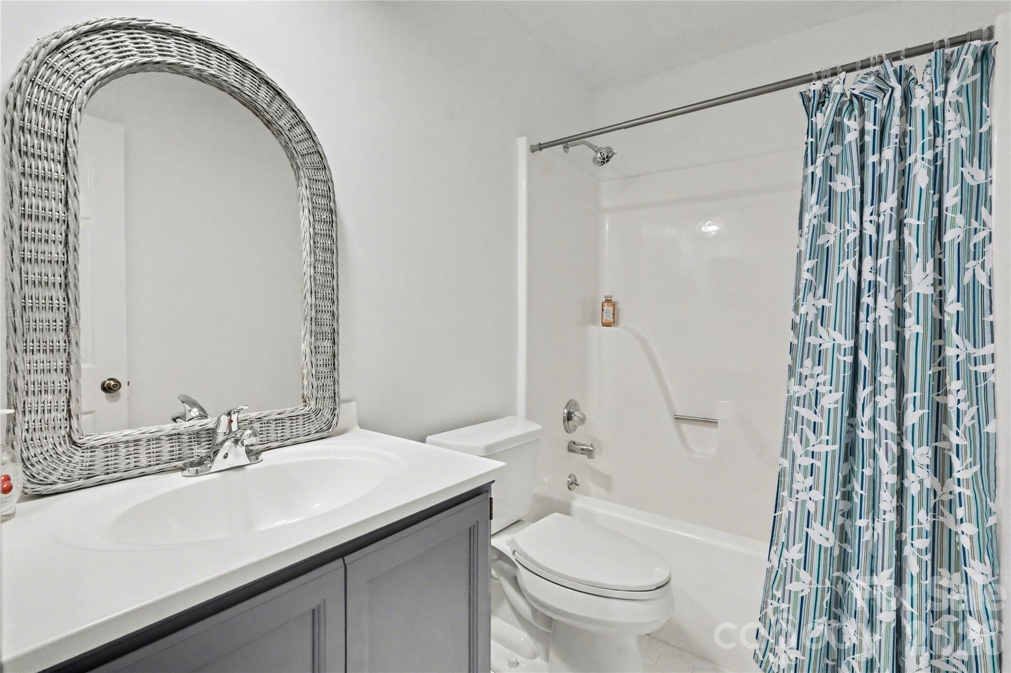 6540 Point Comfort Lane — Charlotte