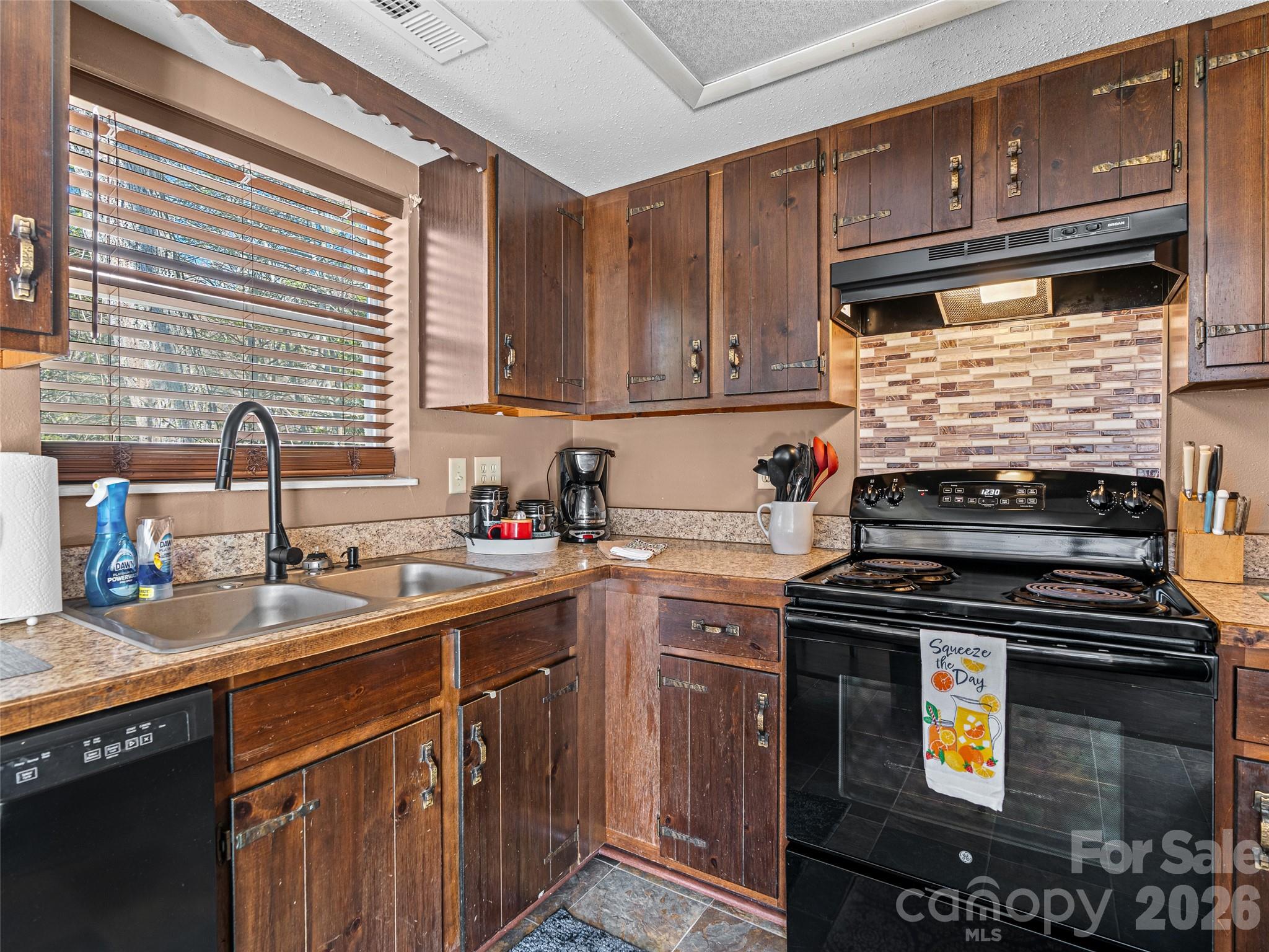 174 Pleasant Ridge — Maggie Valley