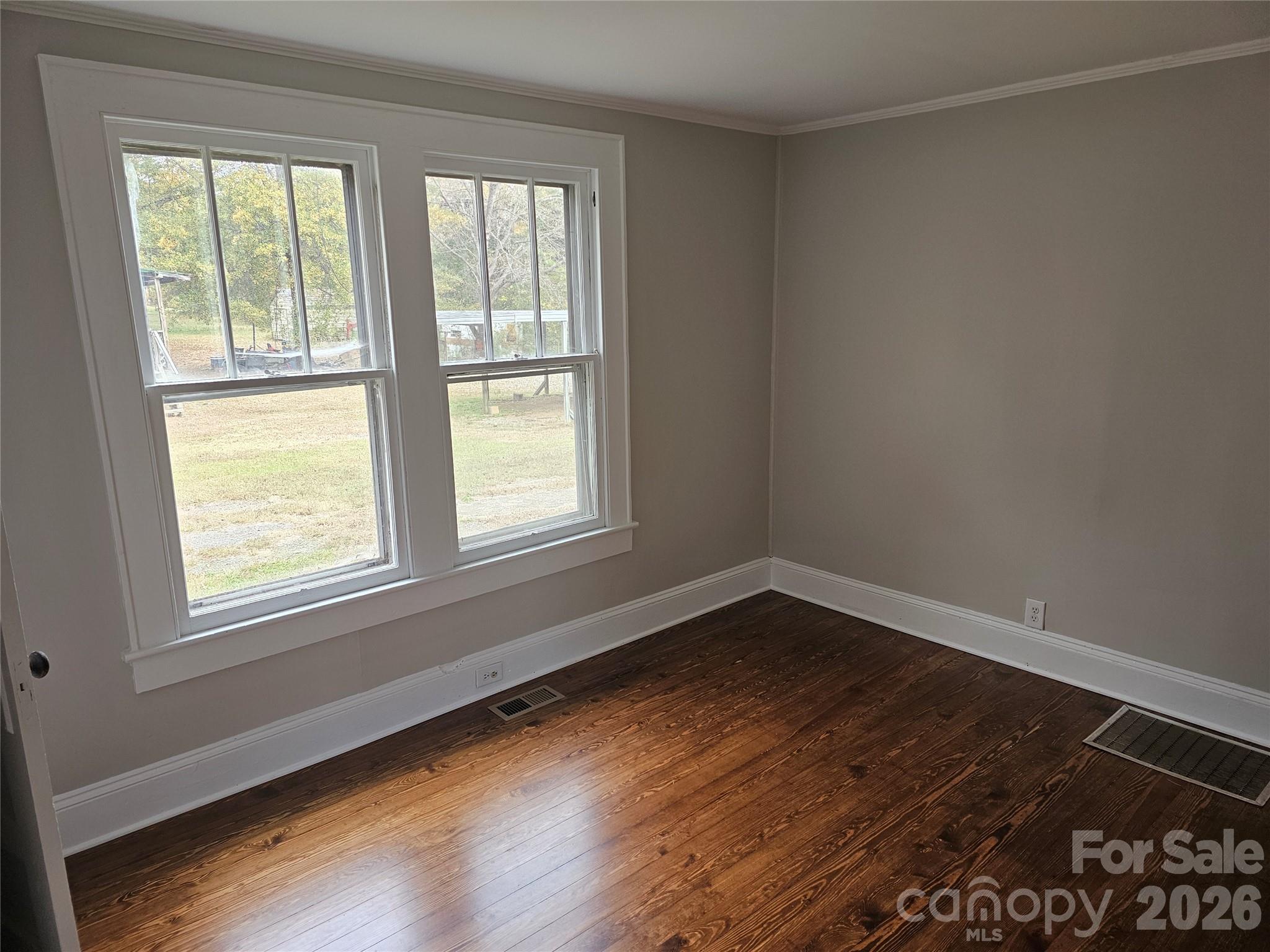 515 26th Street SW — Hickory