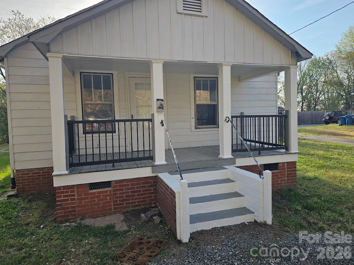 515 26th Street SW — Hickory