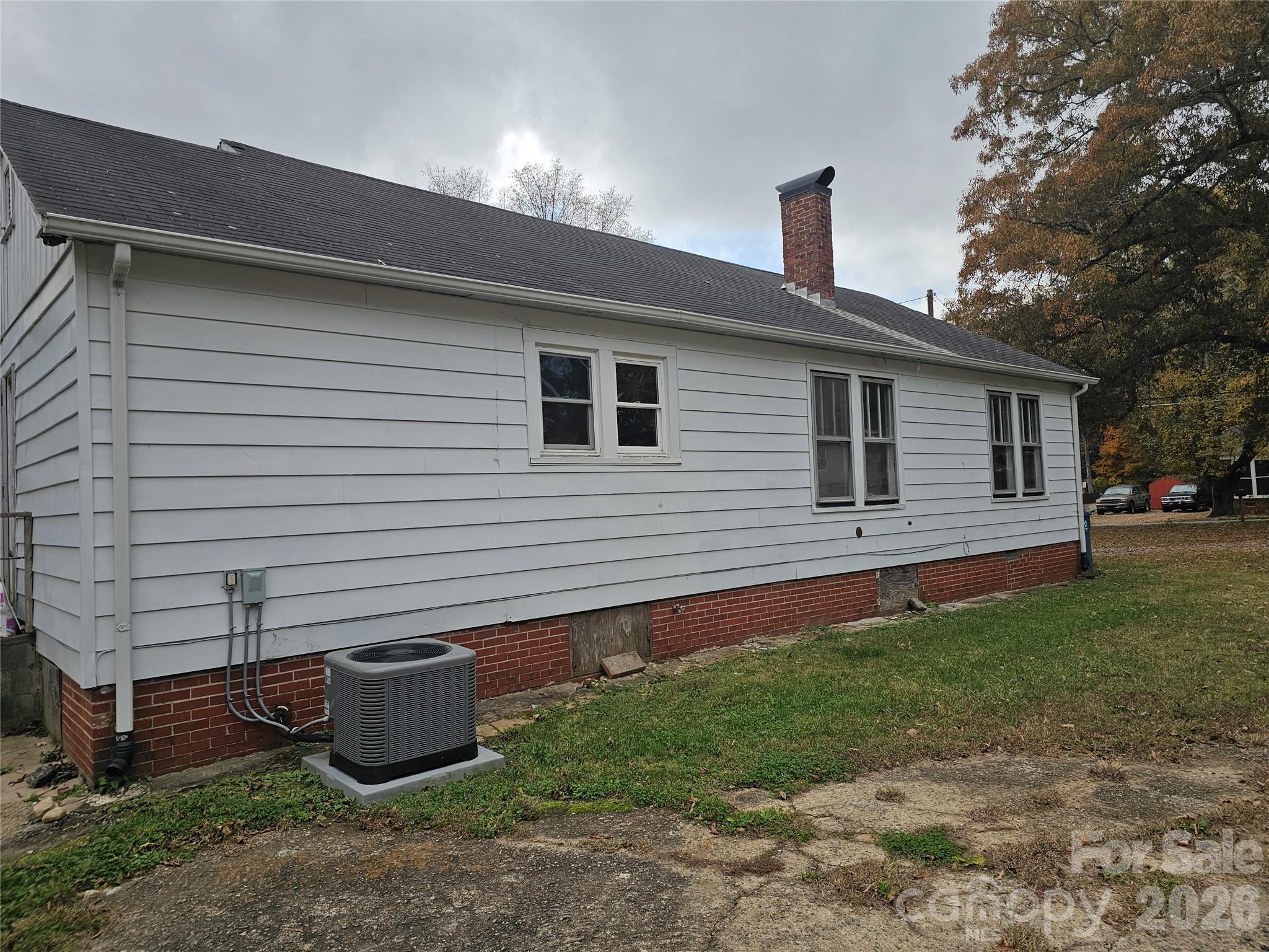 515 26th Street SW — Hickory