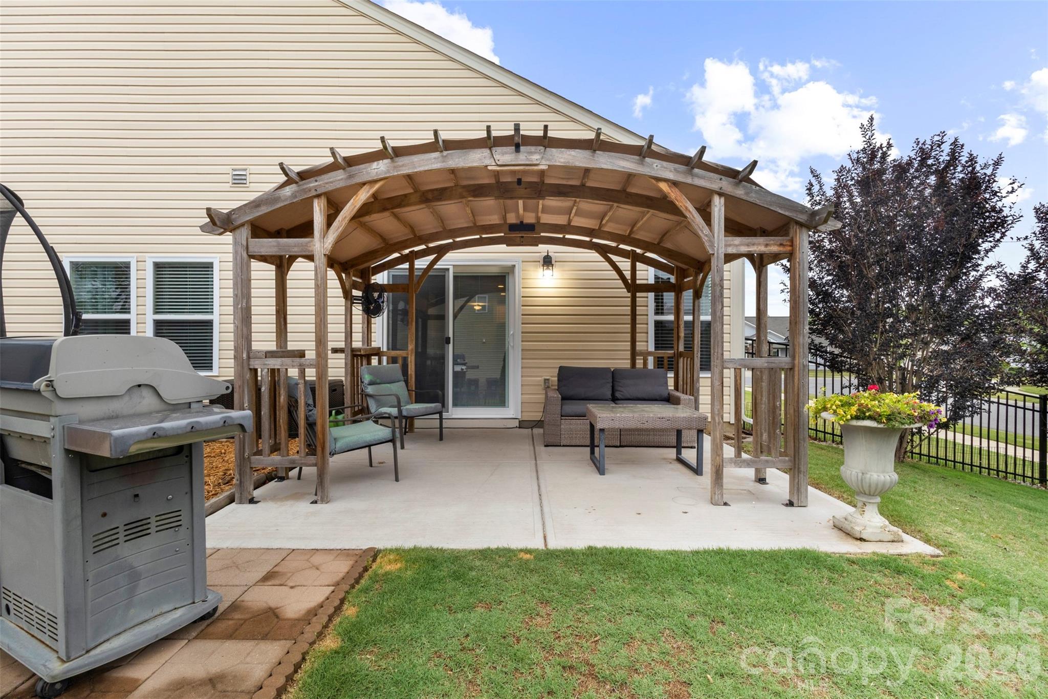 3509 Alister Avenue SW — Concord