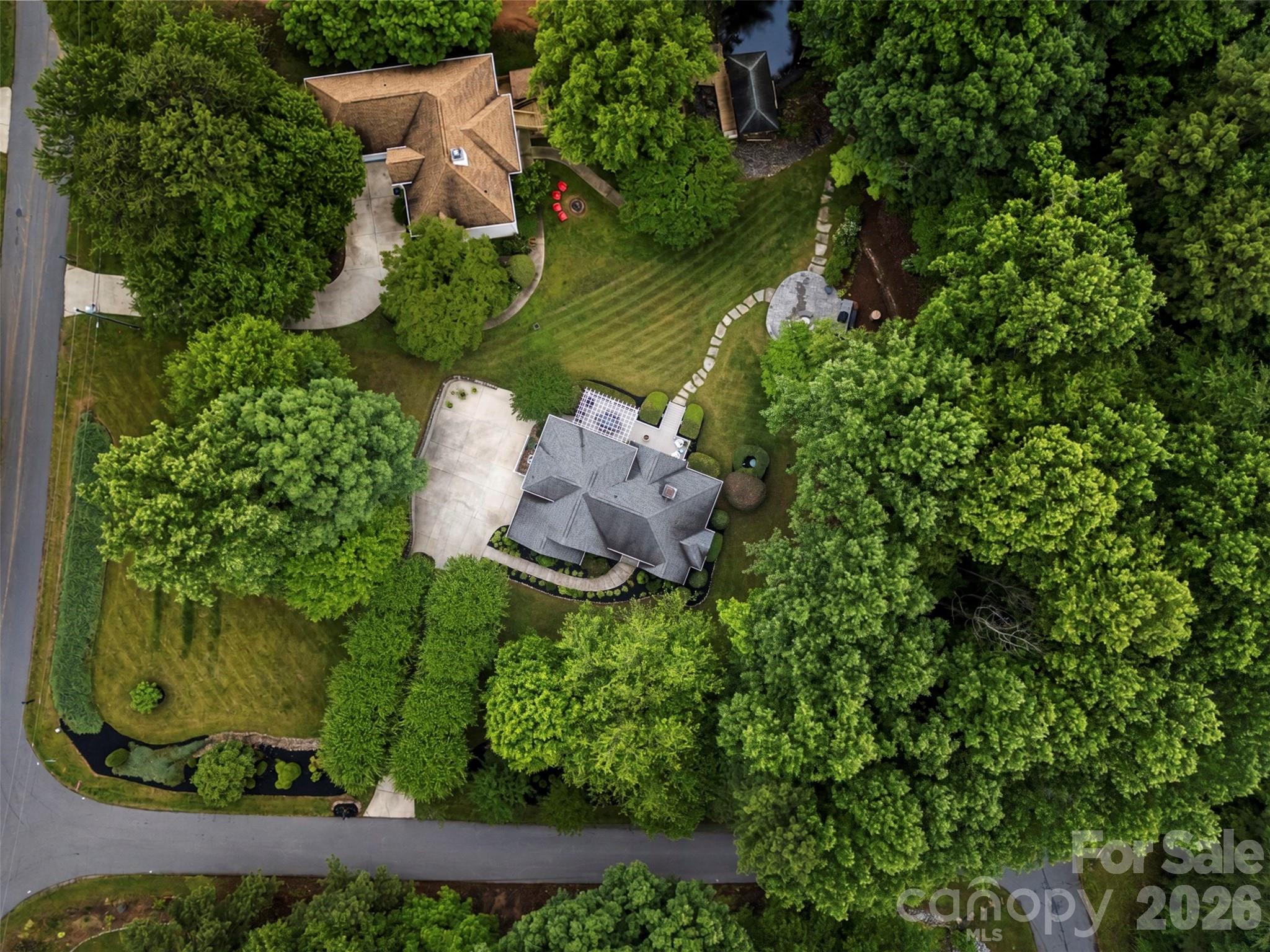 105 Ridge Top Road — Mooresville
