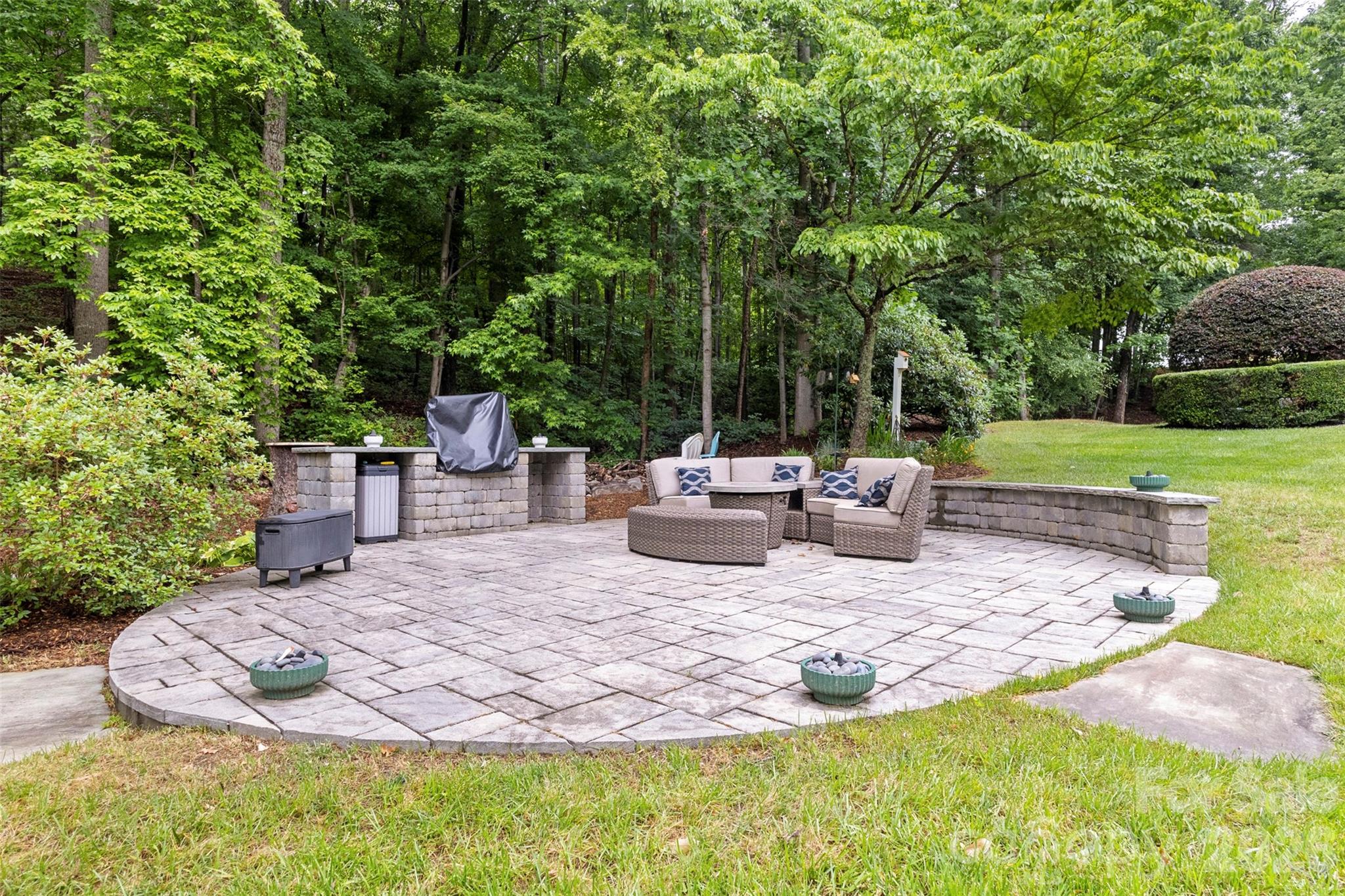 105 Ridge Top Road — Mooresville