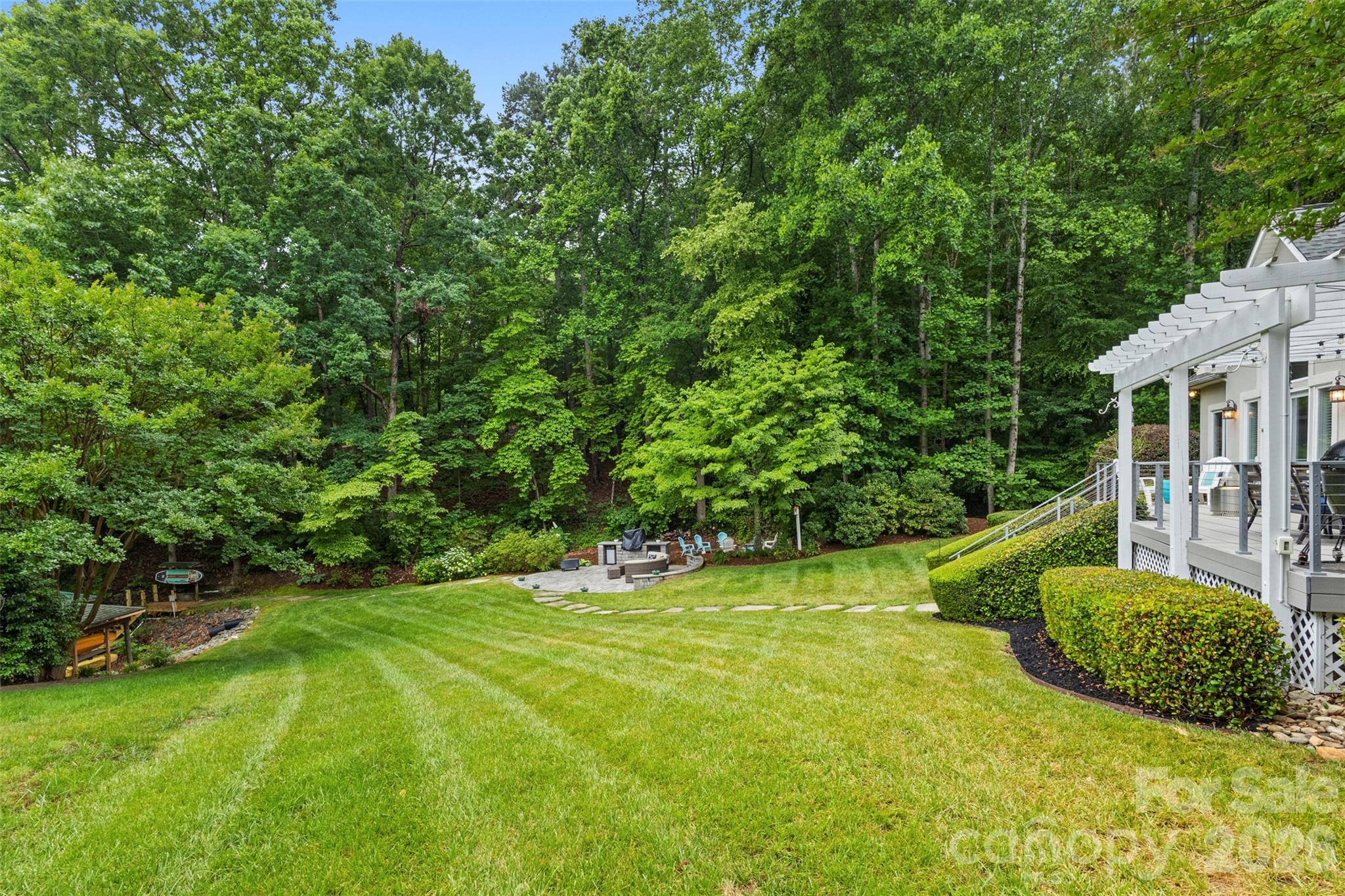 105 Ridge Top Road — Mooresville