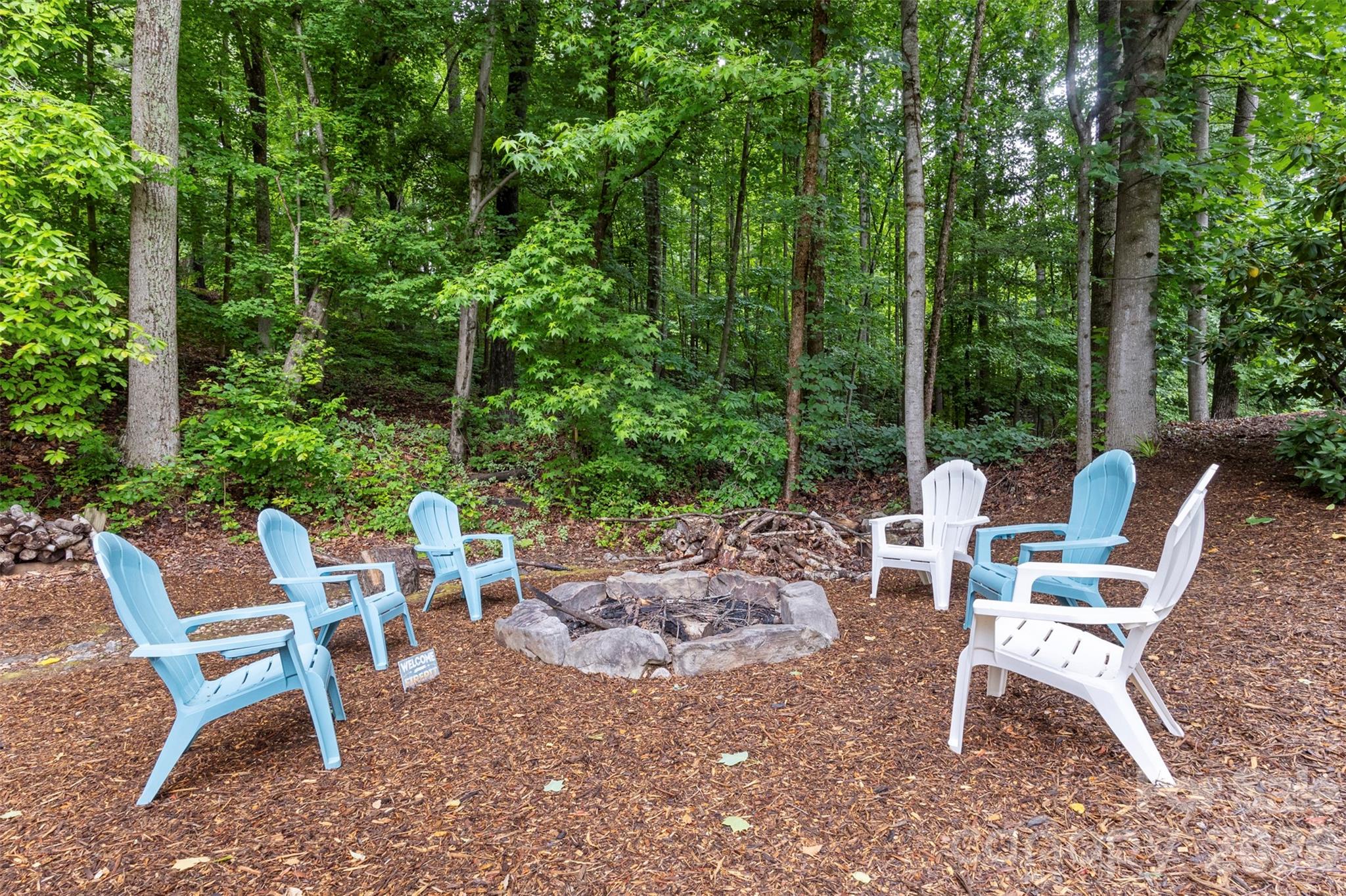 105 Ridge Top Road — Mooresville