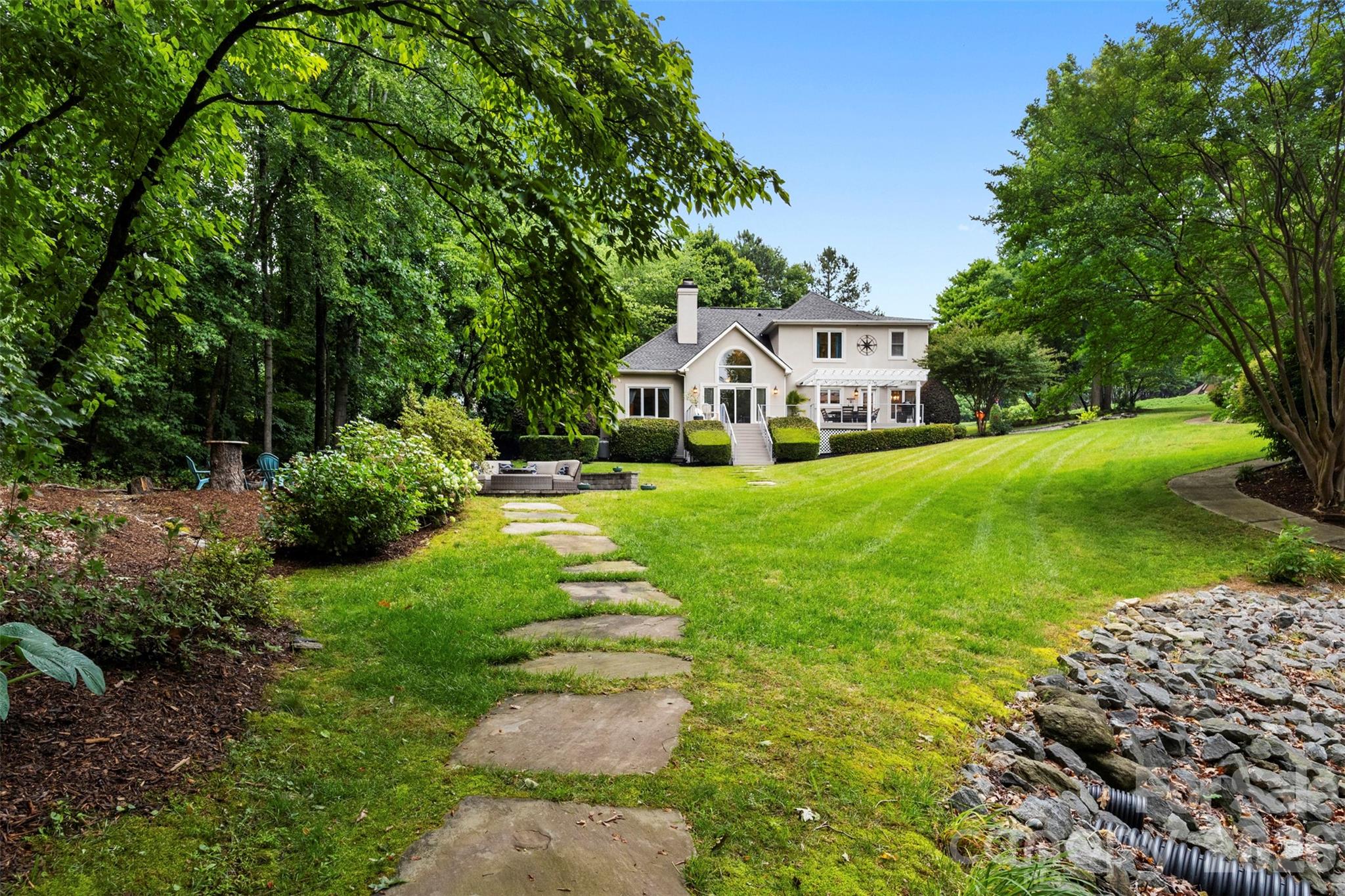 105 Ridge Top Road — Mooresville