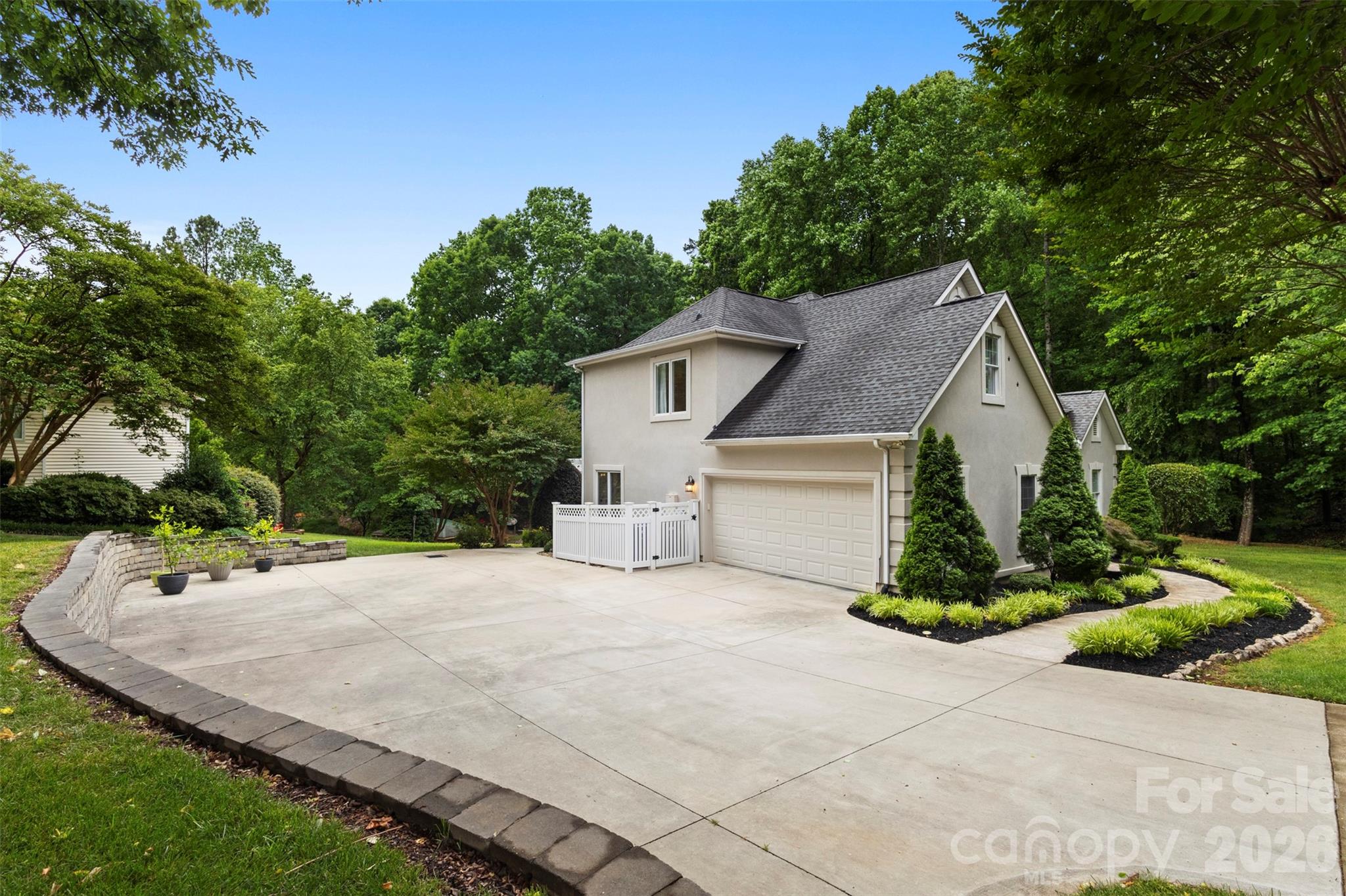 105 Ridge Top Road — Mooresville