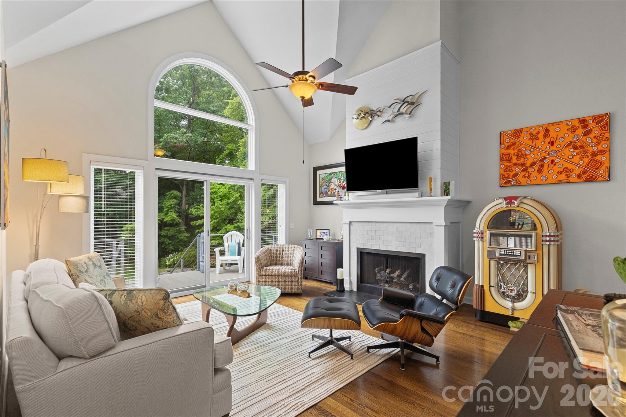 105 Ridge Top Road — Mooresville