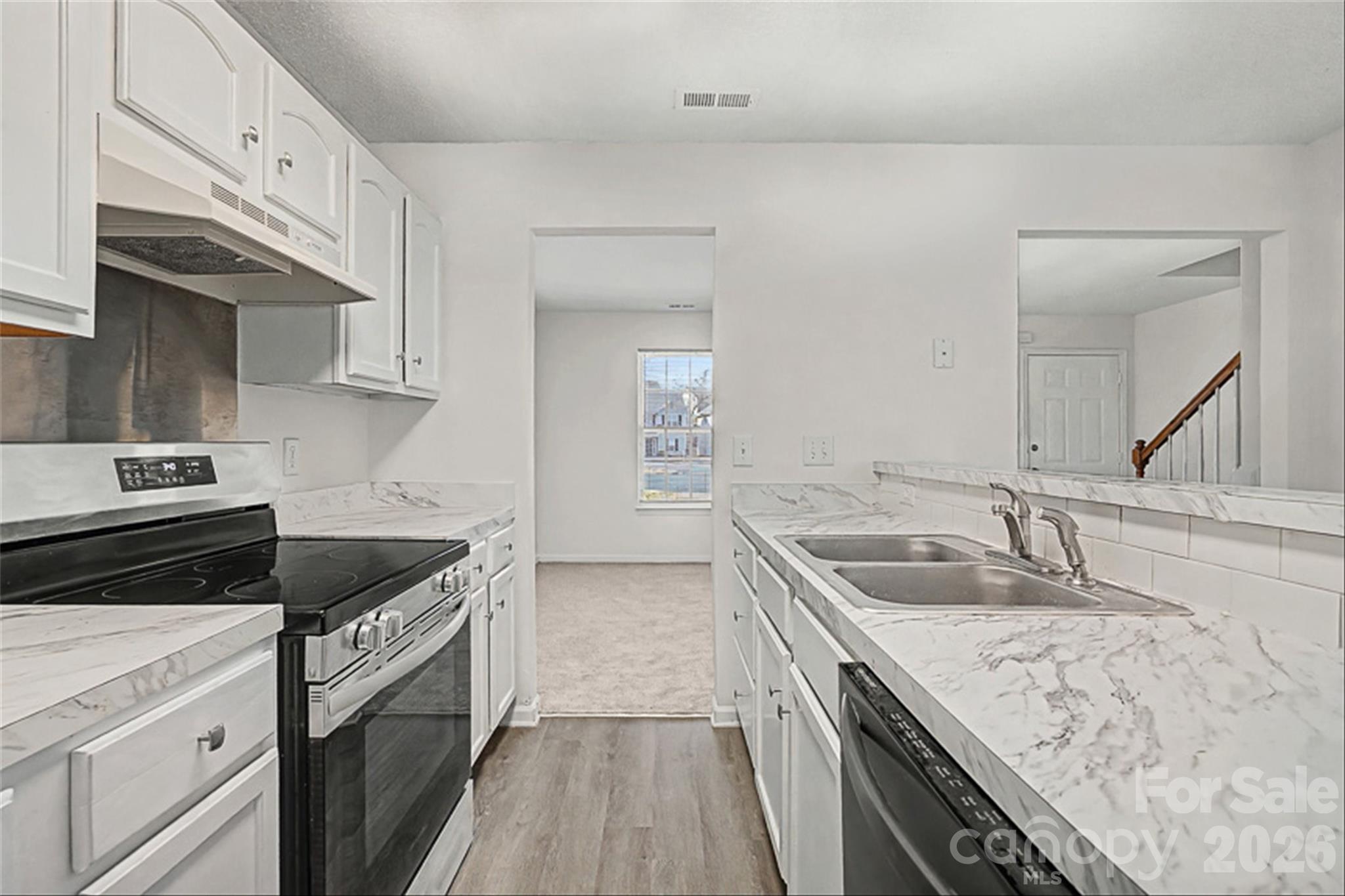 2405 Smugglers Court — Charlotte