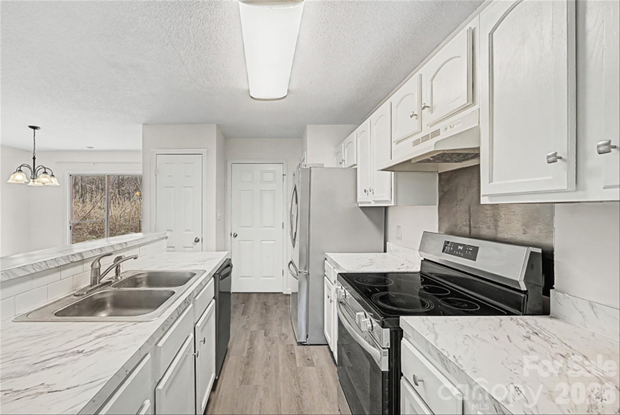 2405 Smugglers Court — Charlotte