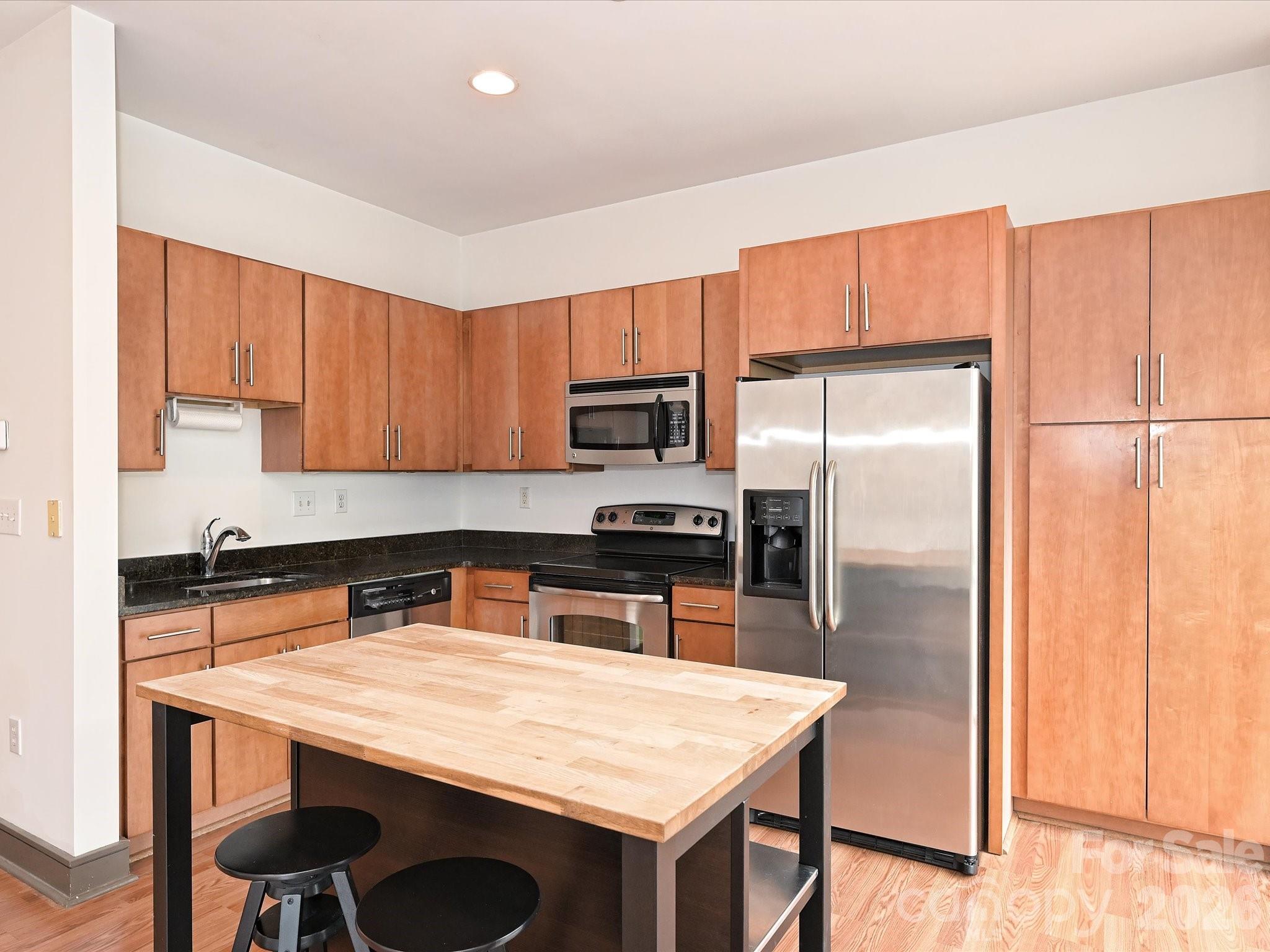 2200 Lyndhurst Avenue #102 — Charlotte