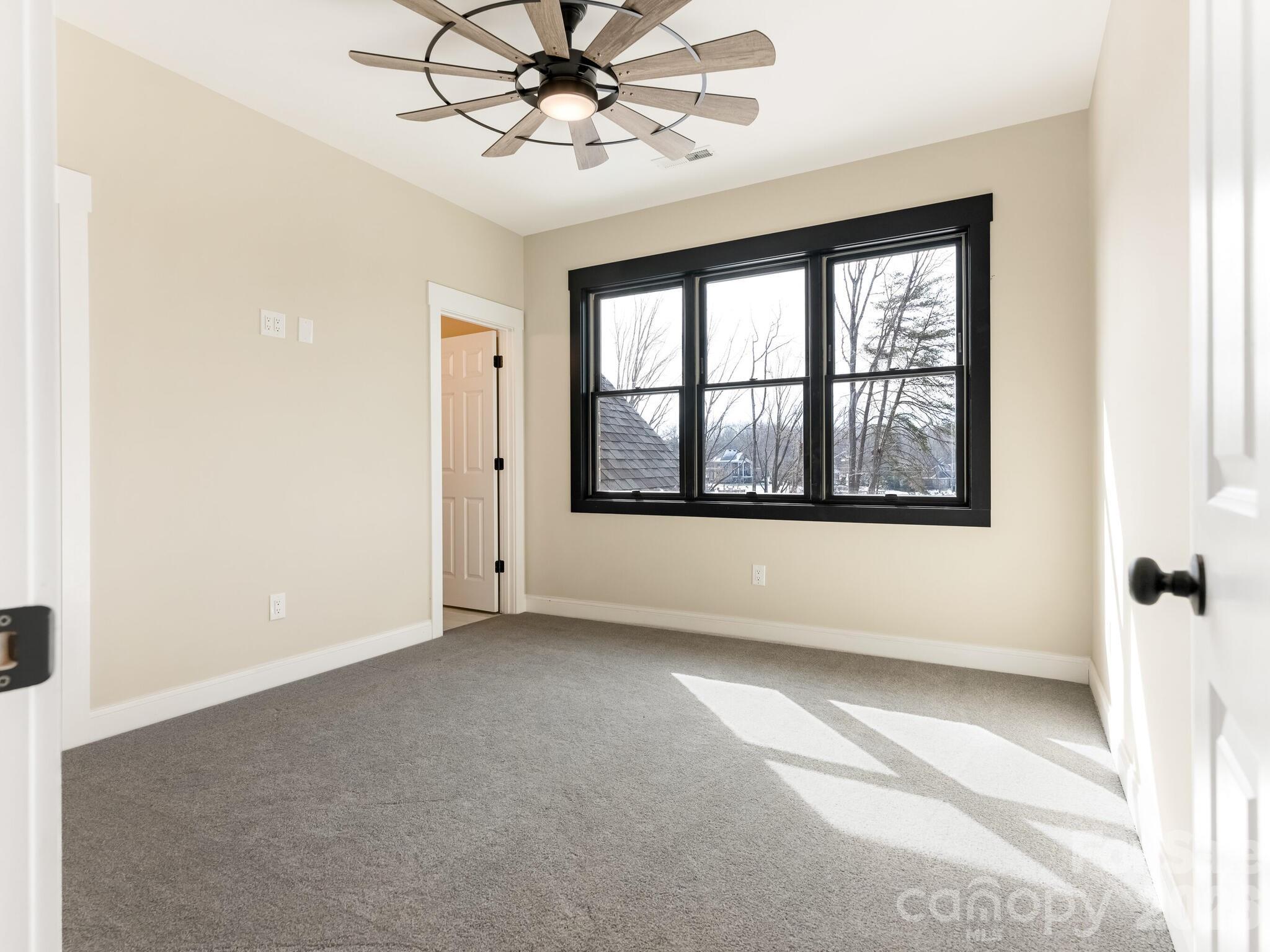 354 Catalina Drive #24 — Mooresville