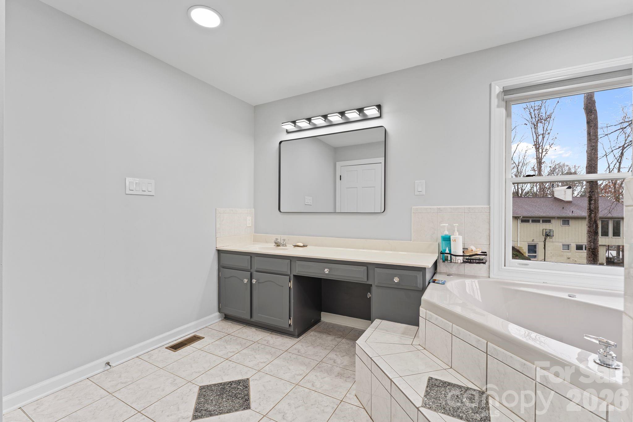 124 Keven Drive — Troutman