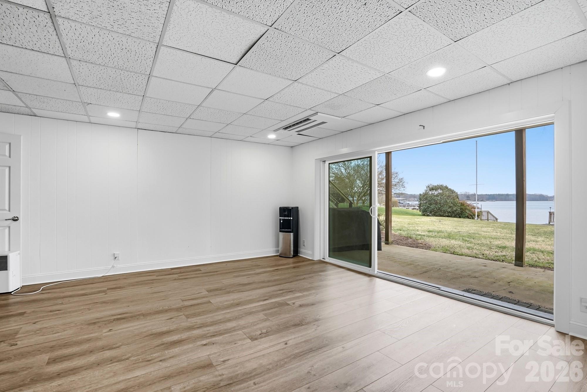 332 Shoreline Loop — Mooresville