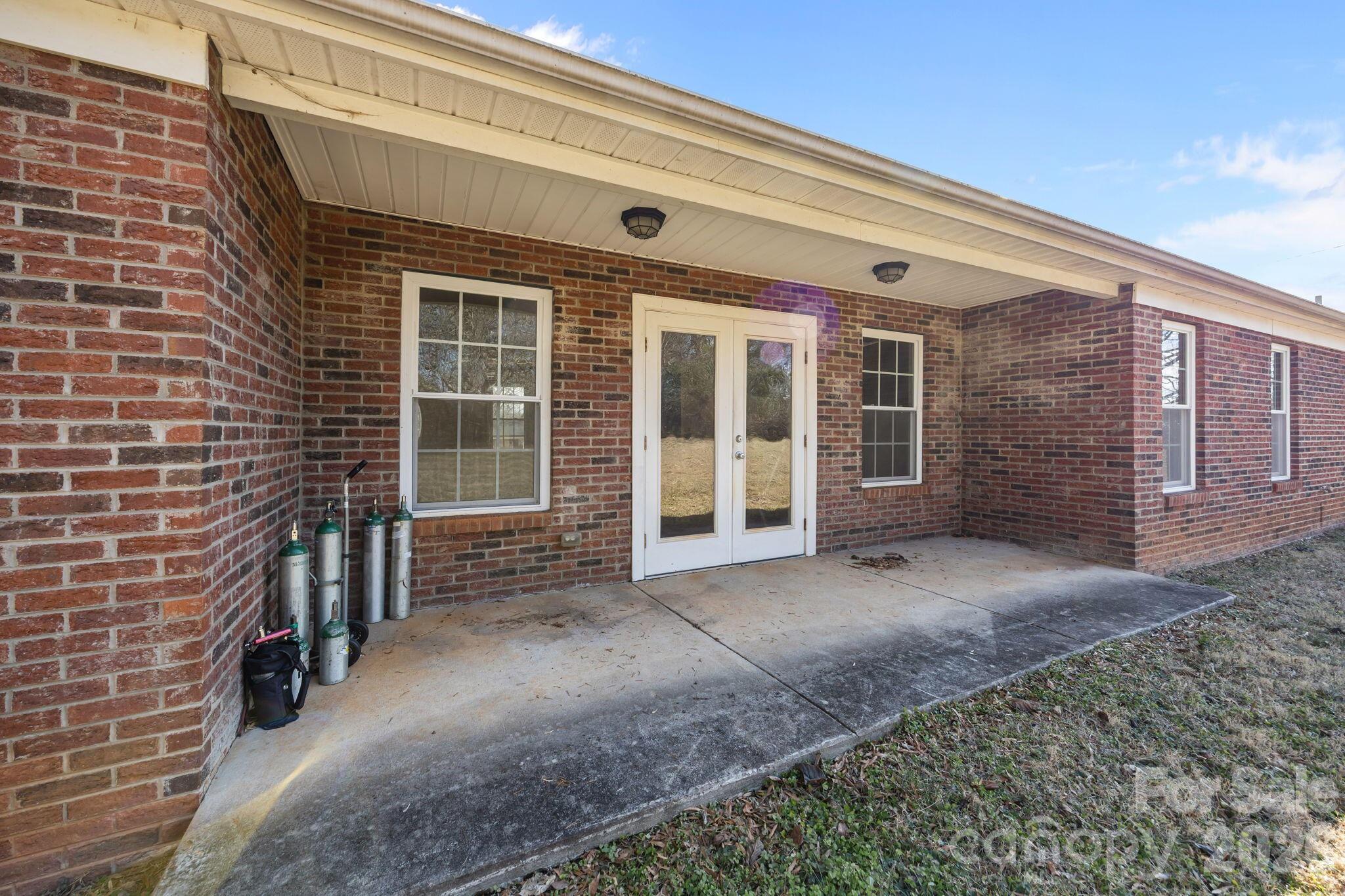 249 Shumaker Drive — Statesville