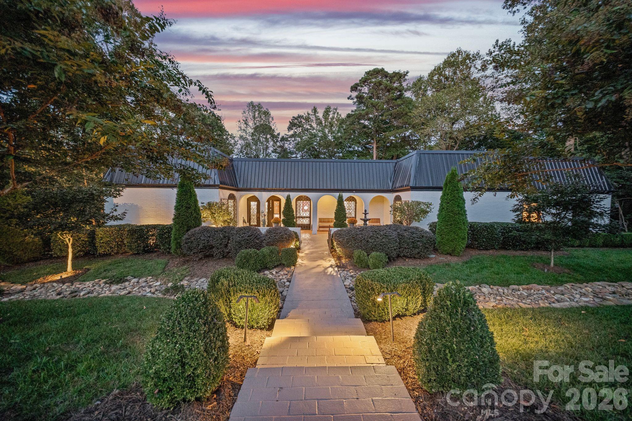 2082 2nd Street Drive NW — Hickory