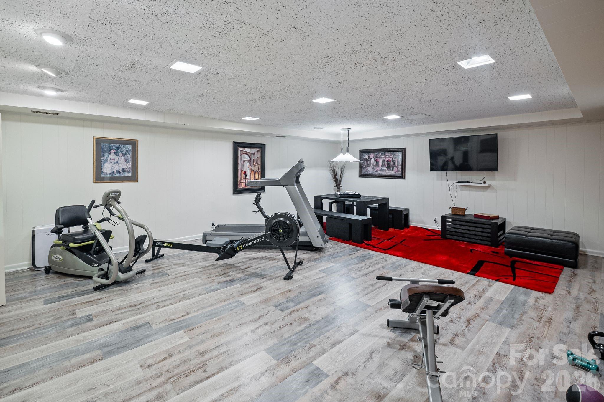 2082 2nd Street Drive NW — Hickory