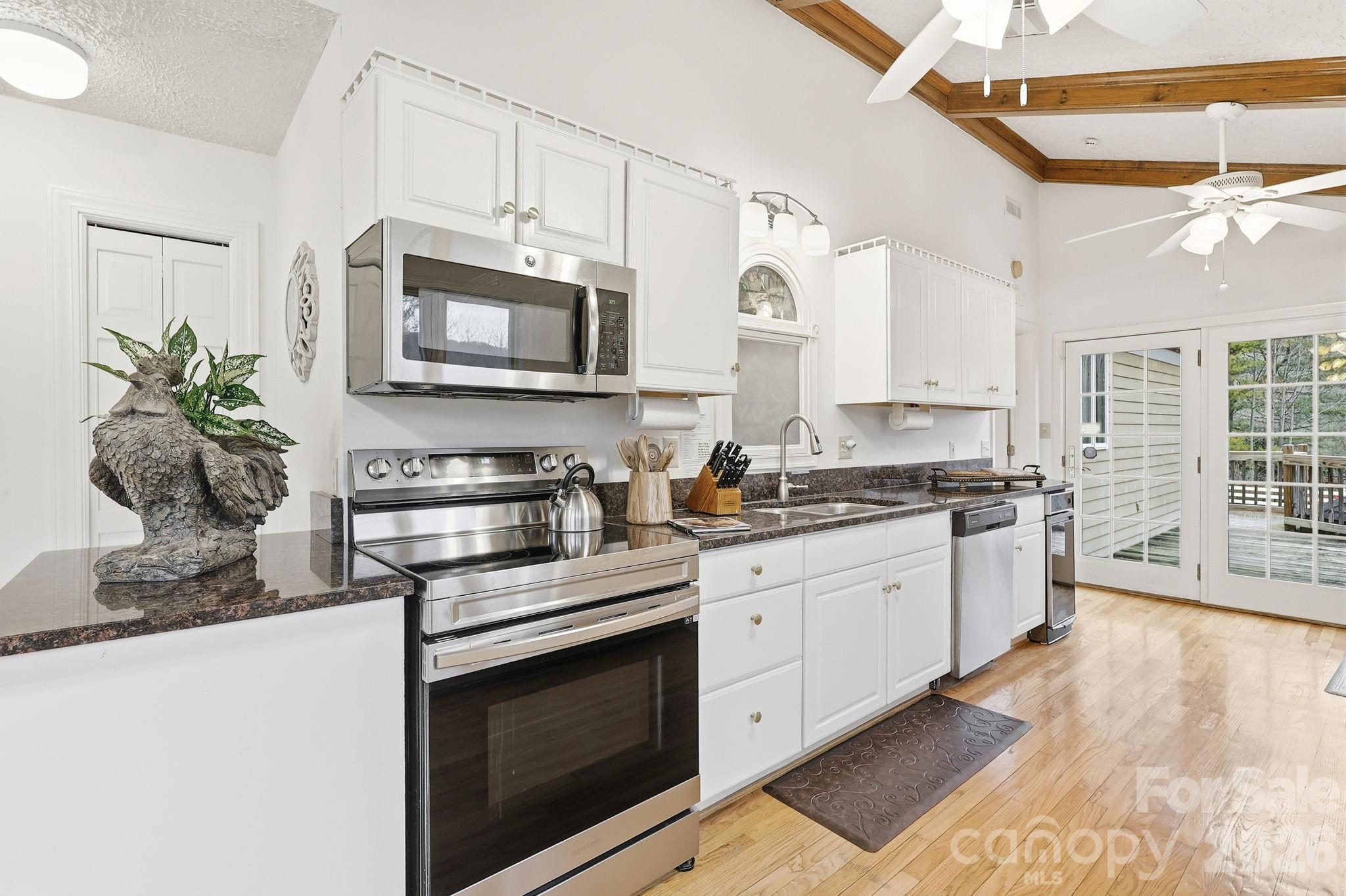 1644 Broadstone Road — Banner Elk