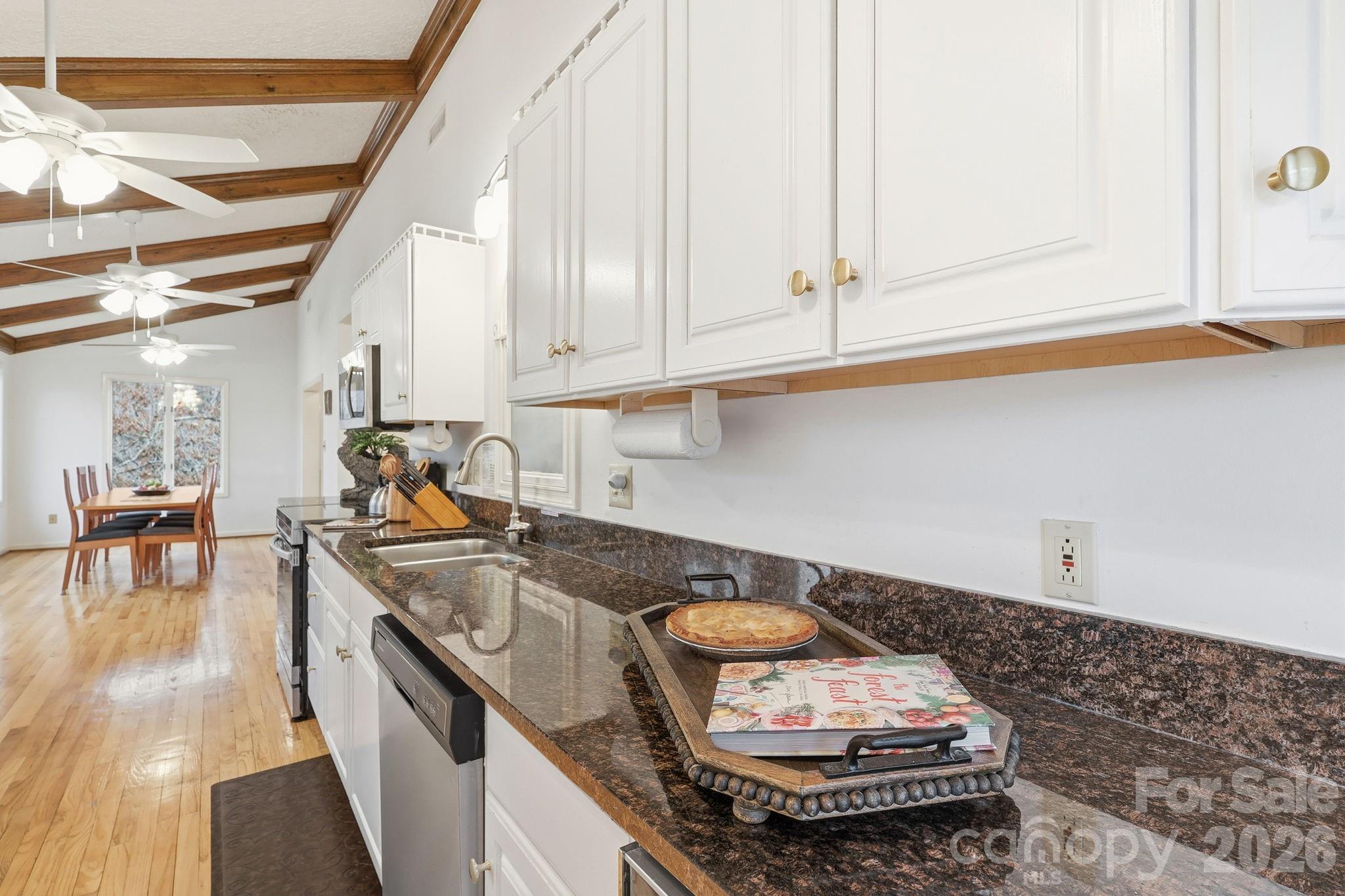 1644 Broadstone Road — Banner Elk