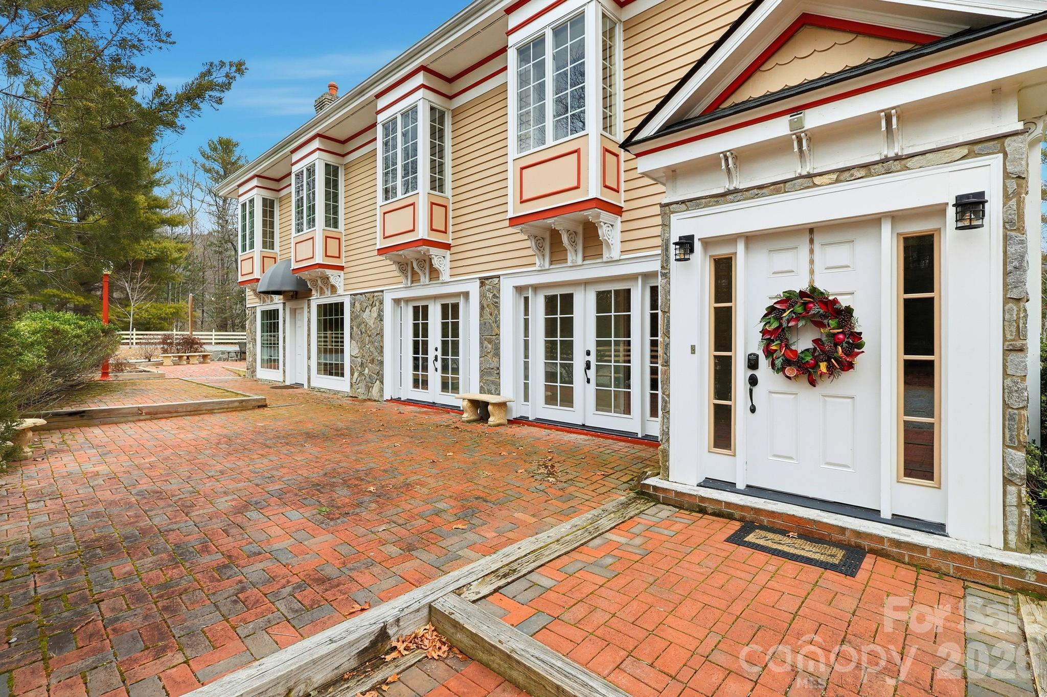 1644 Broadstone Road — Banner Elk