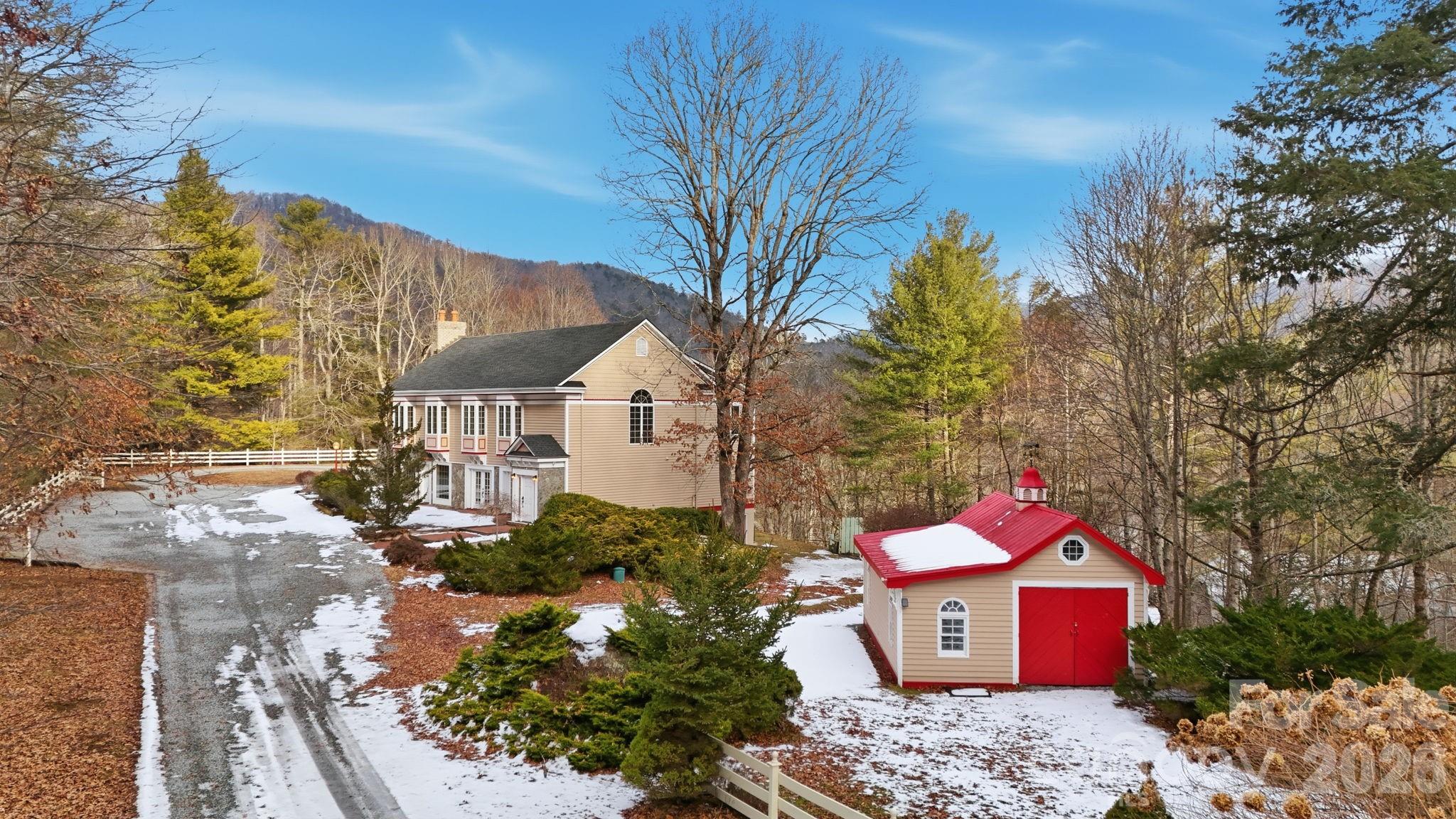 1644 Broadstone Road — Banner Elk