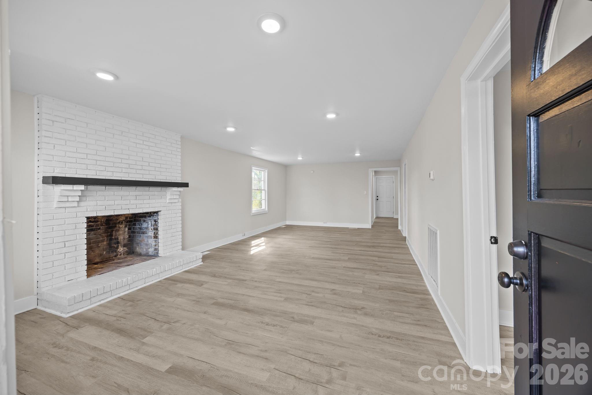 511 E Trade Street — Dallas