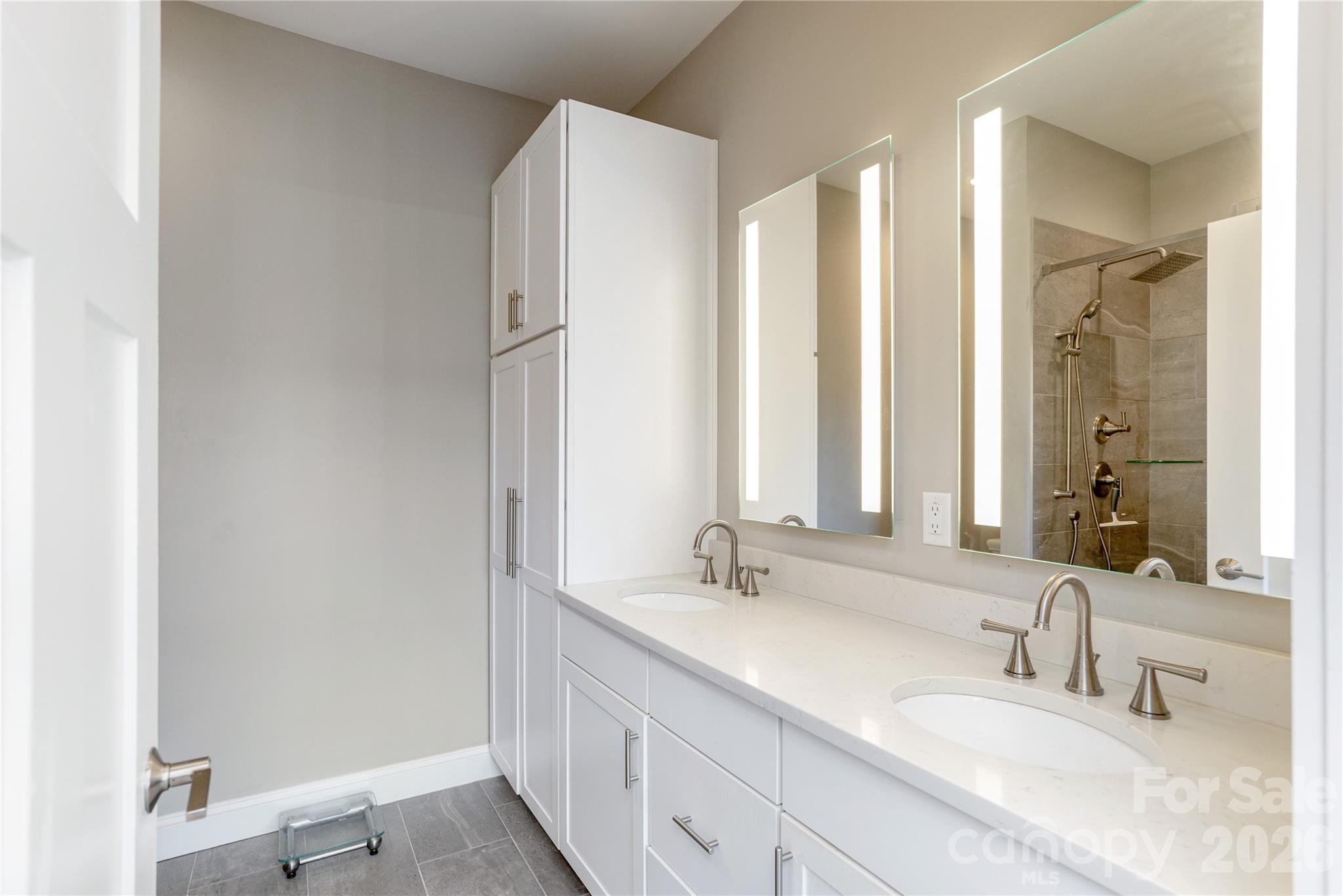 301 Ava Lane — Asheville