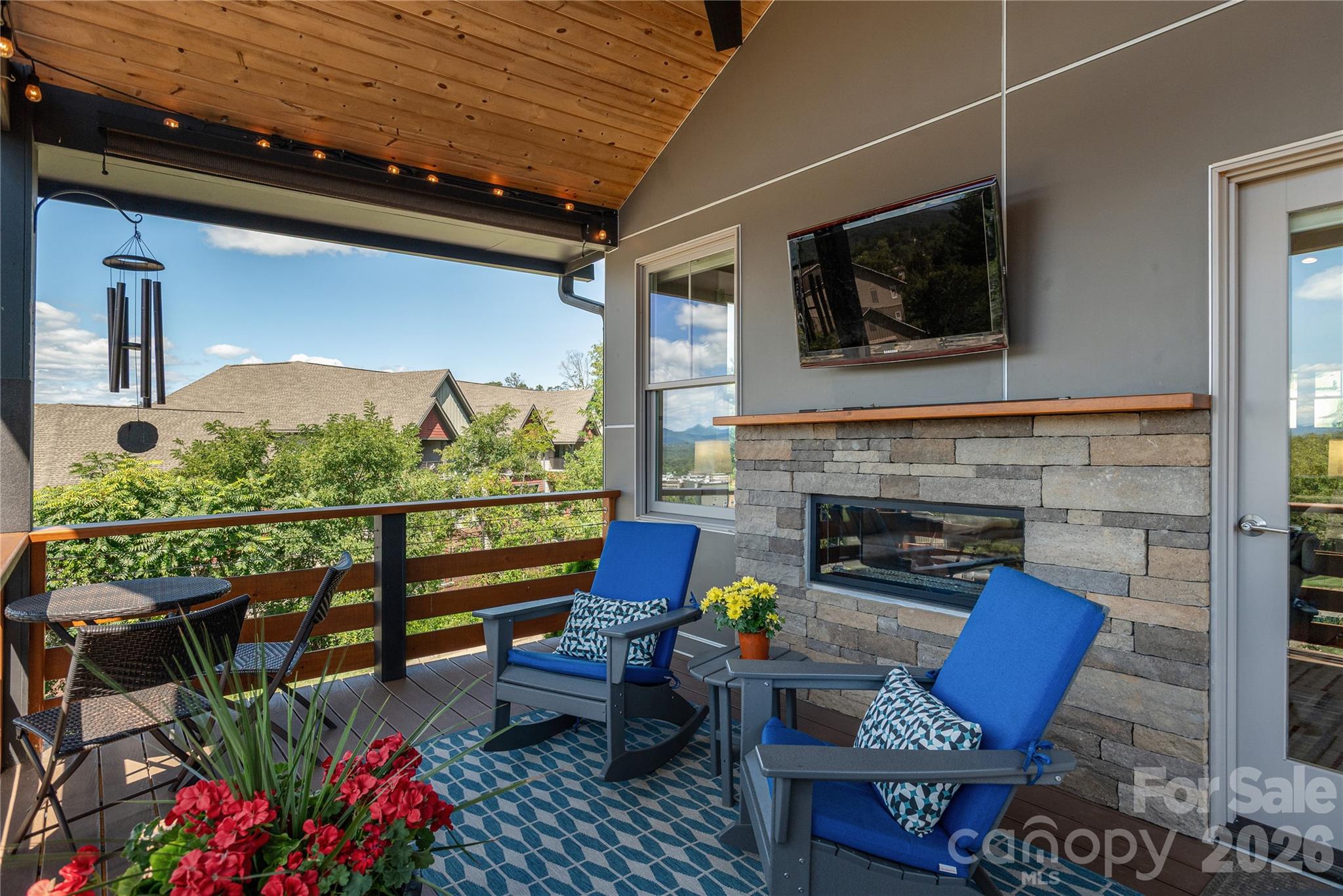 301 Ava Lane — Asheville