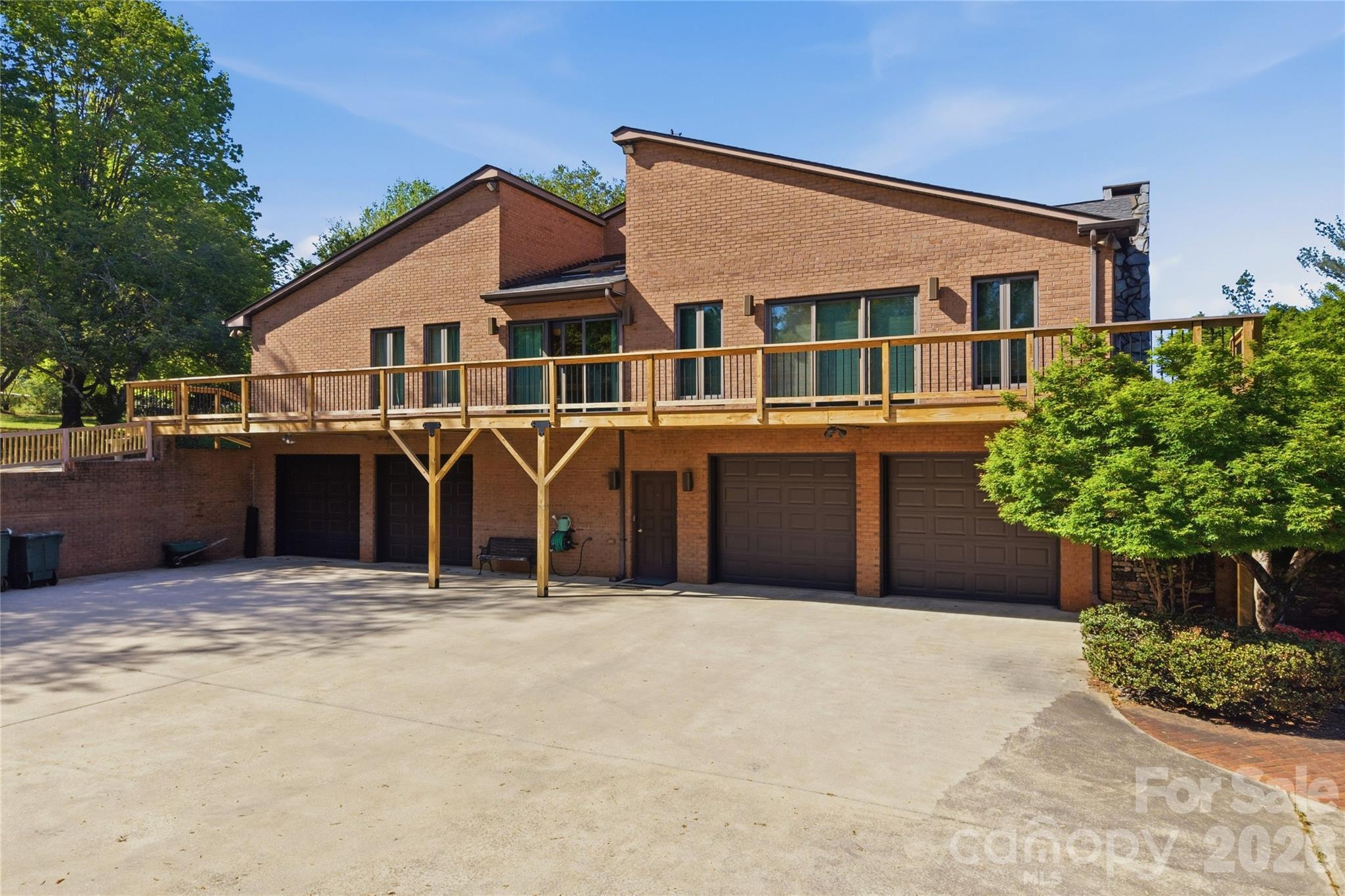 213 Hospital Avenue — Lenoir