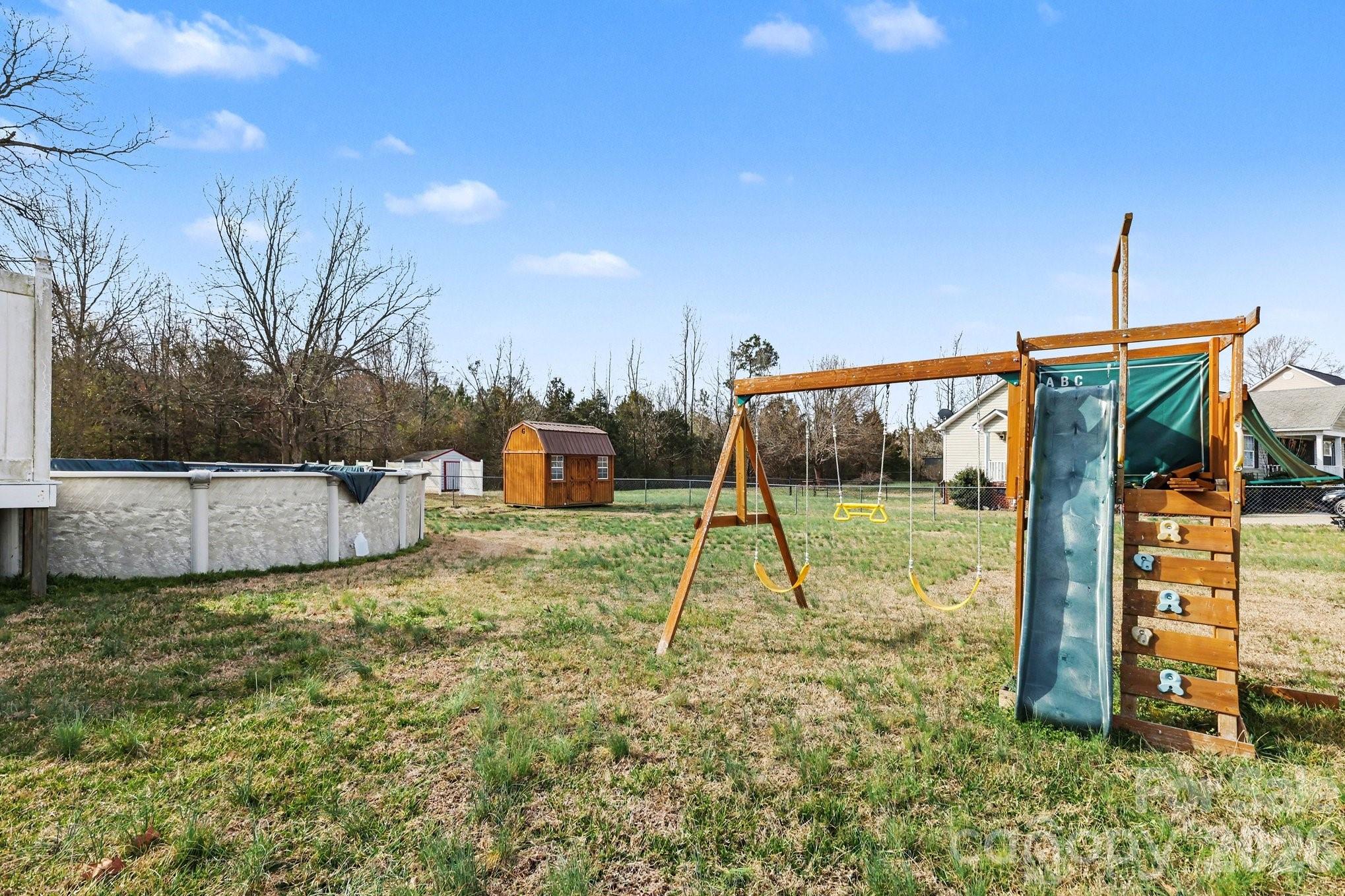 1976 Mcilwain Road — Lancaster