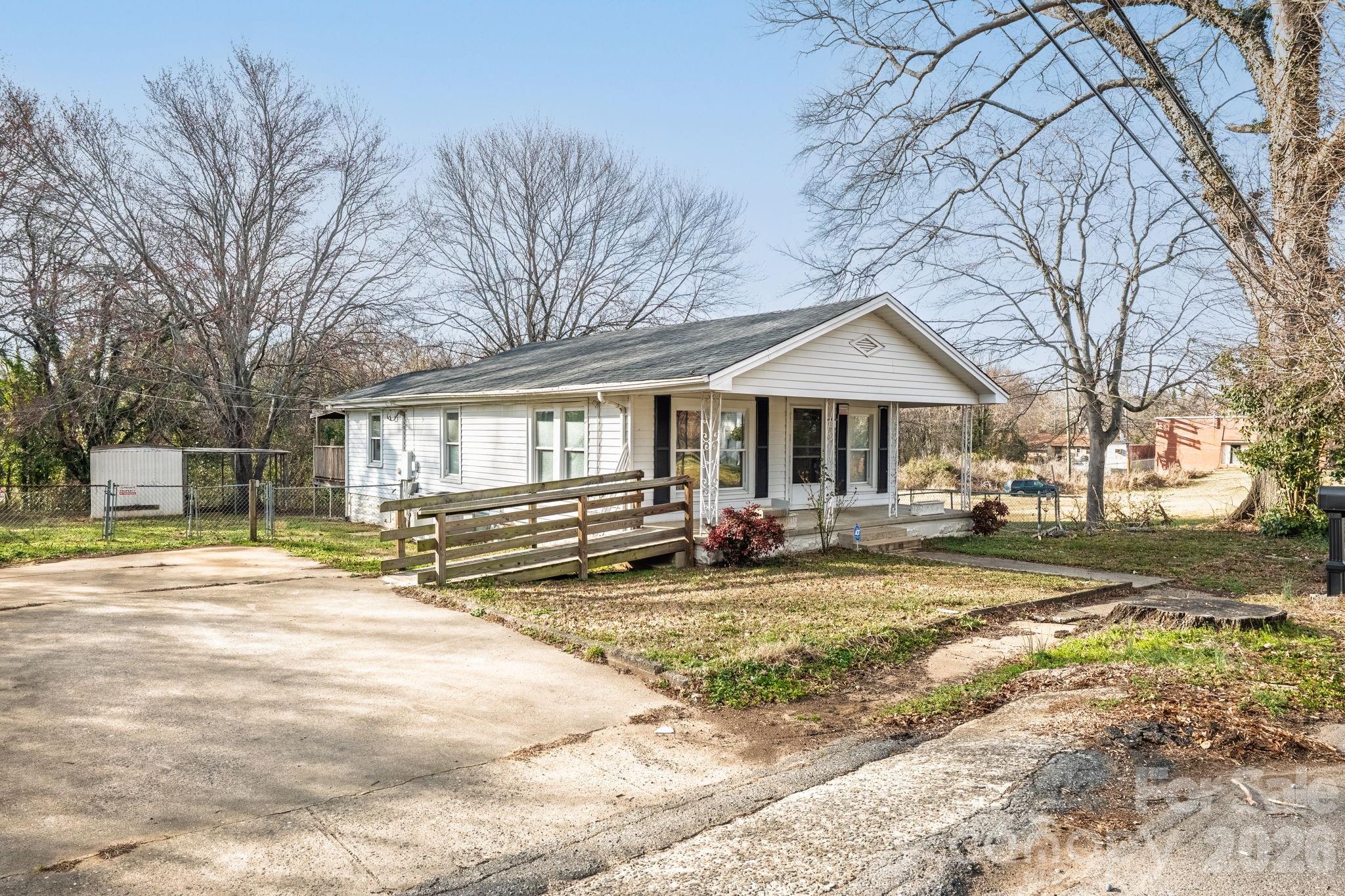 618 Live Oak Street — Shelby