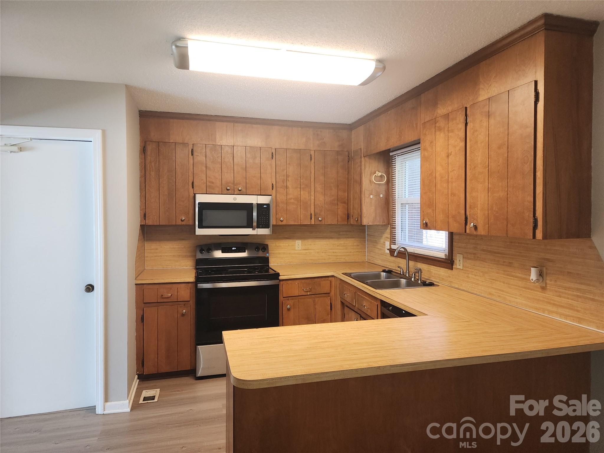 150 Autumn Leaf Road — Troutman
