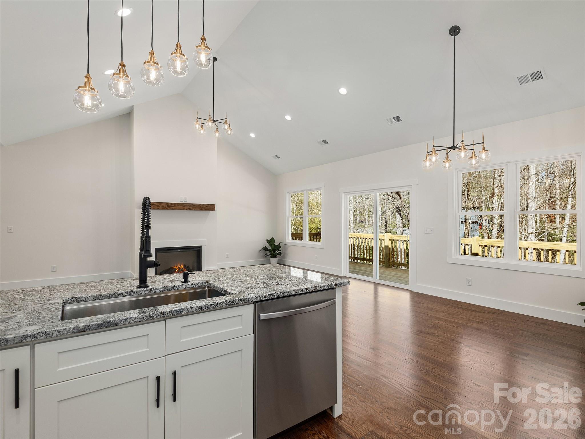 399 Crystal Heights Drive — Hendersonville