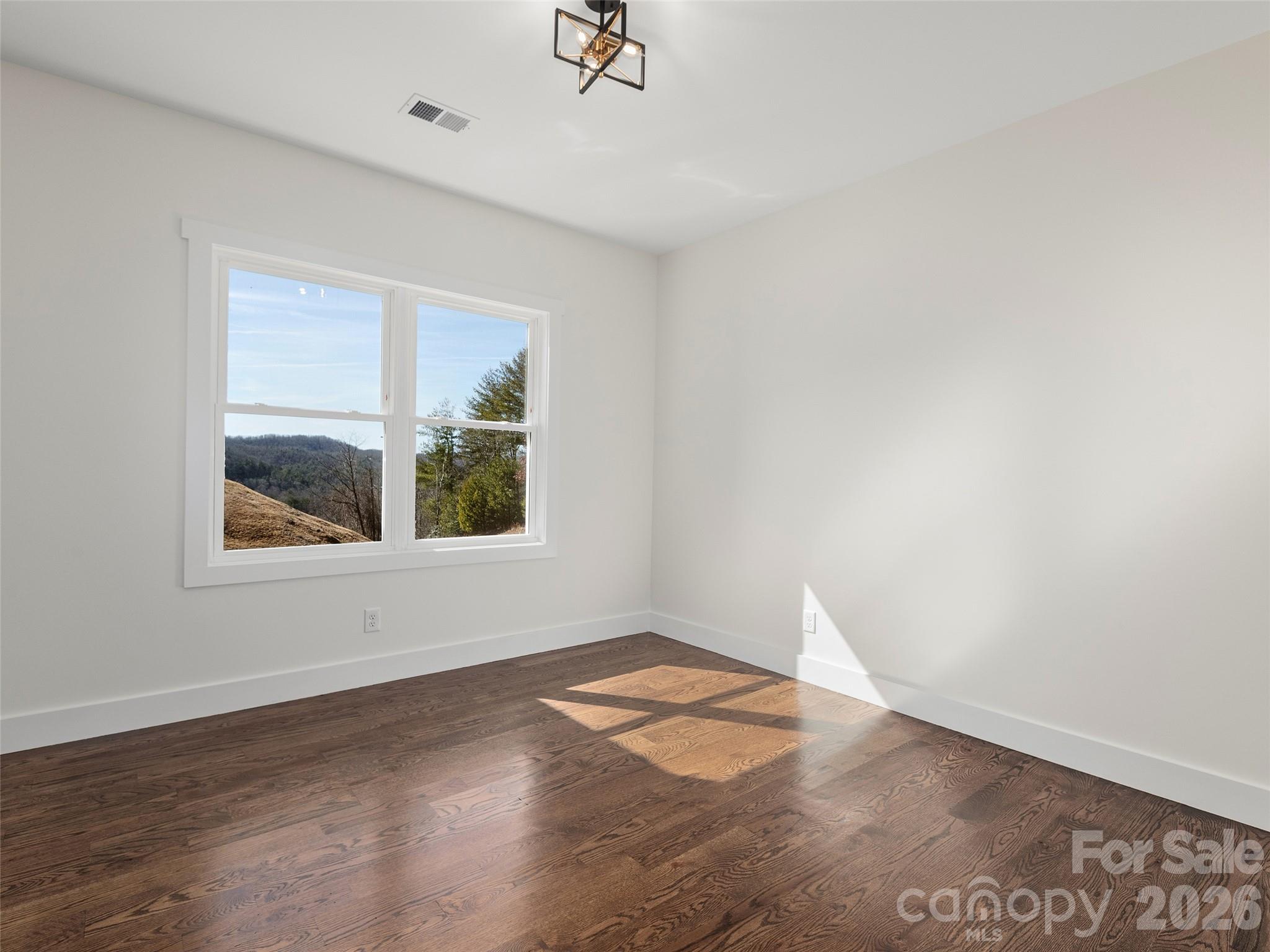 399 Crystal Heights Drive — Hendersonville
