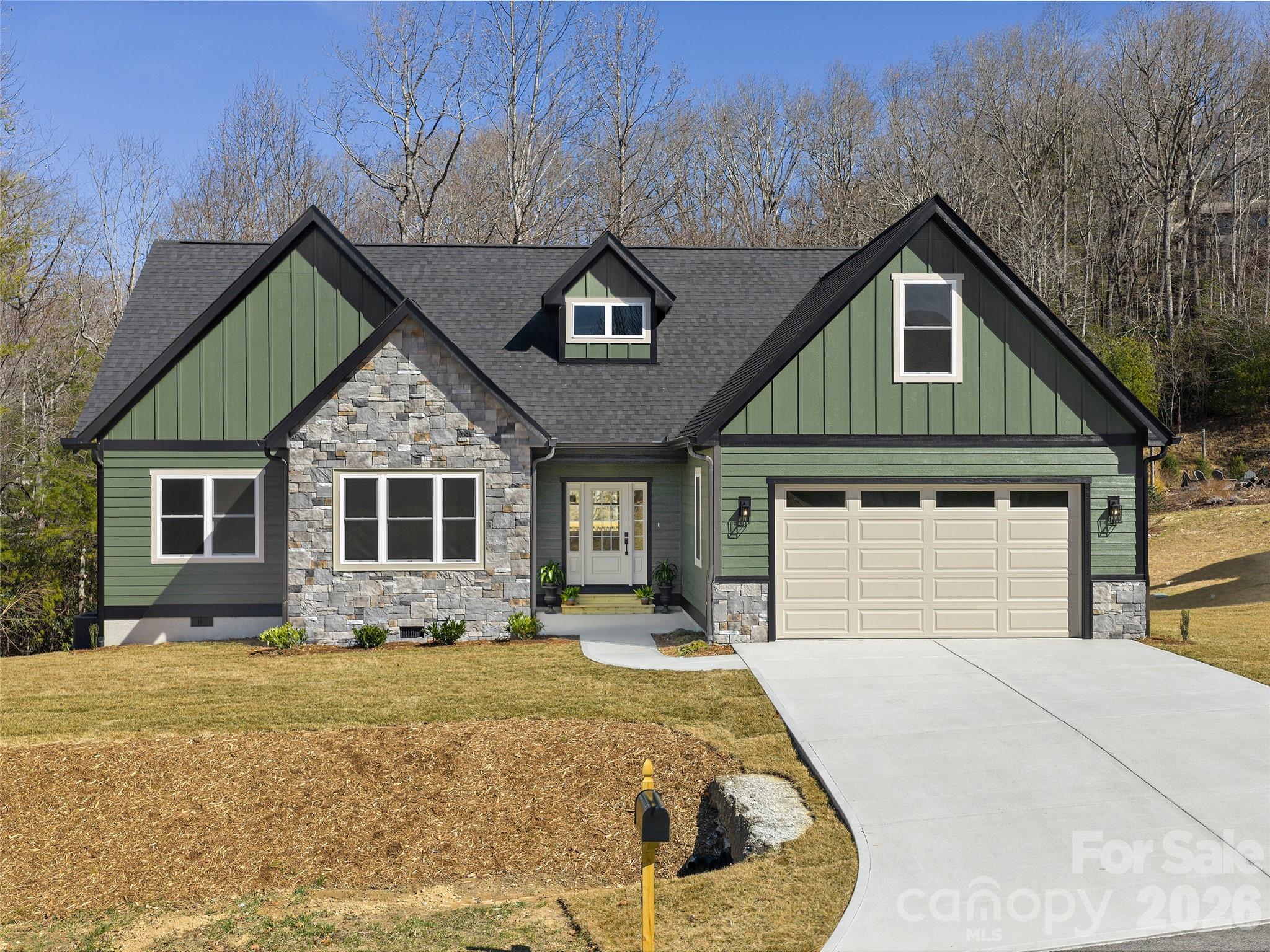 399 Crystal Heights Drive — Hendersonville