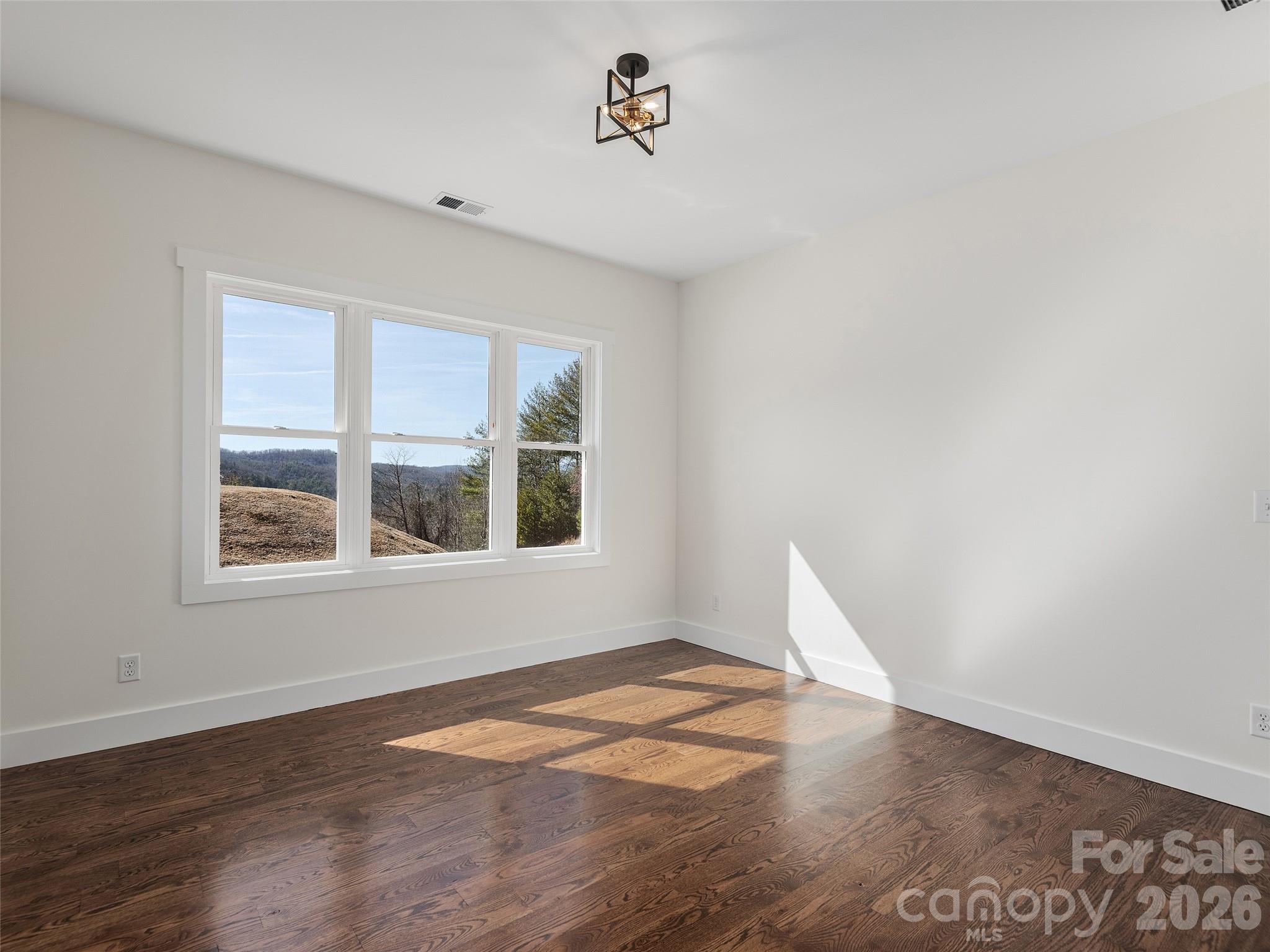399 Crystal Heights Drive — Hendersonville