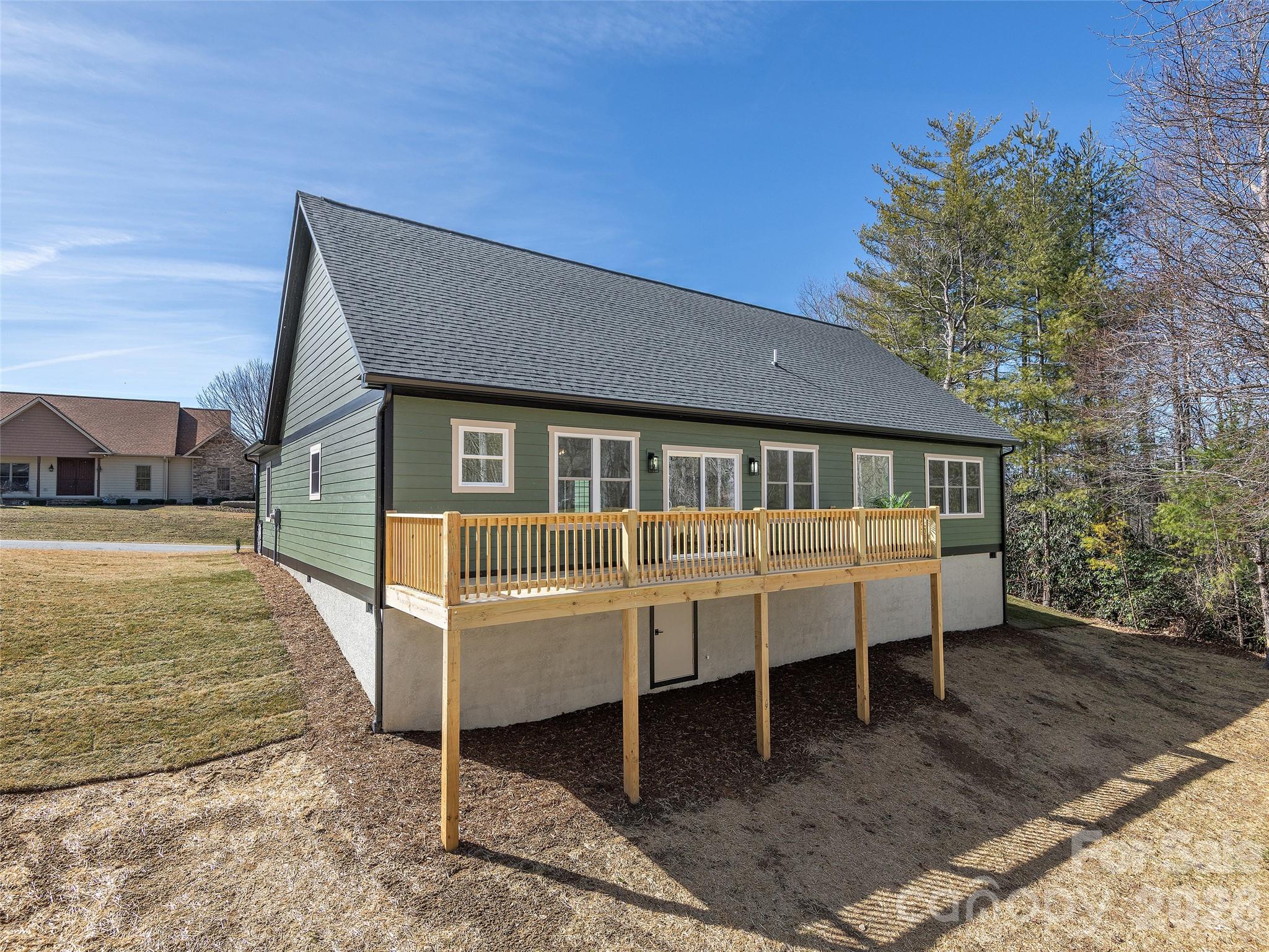 399 Crystal Heights Drive — Hendersonville