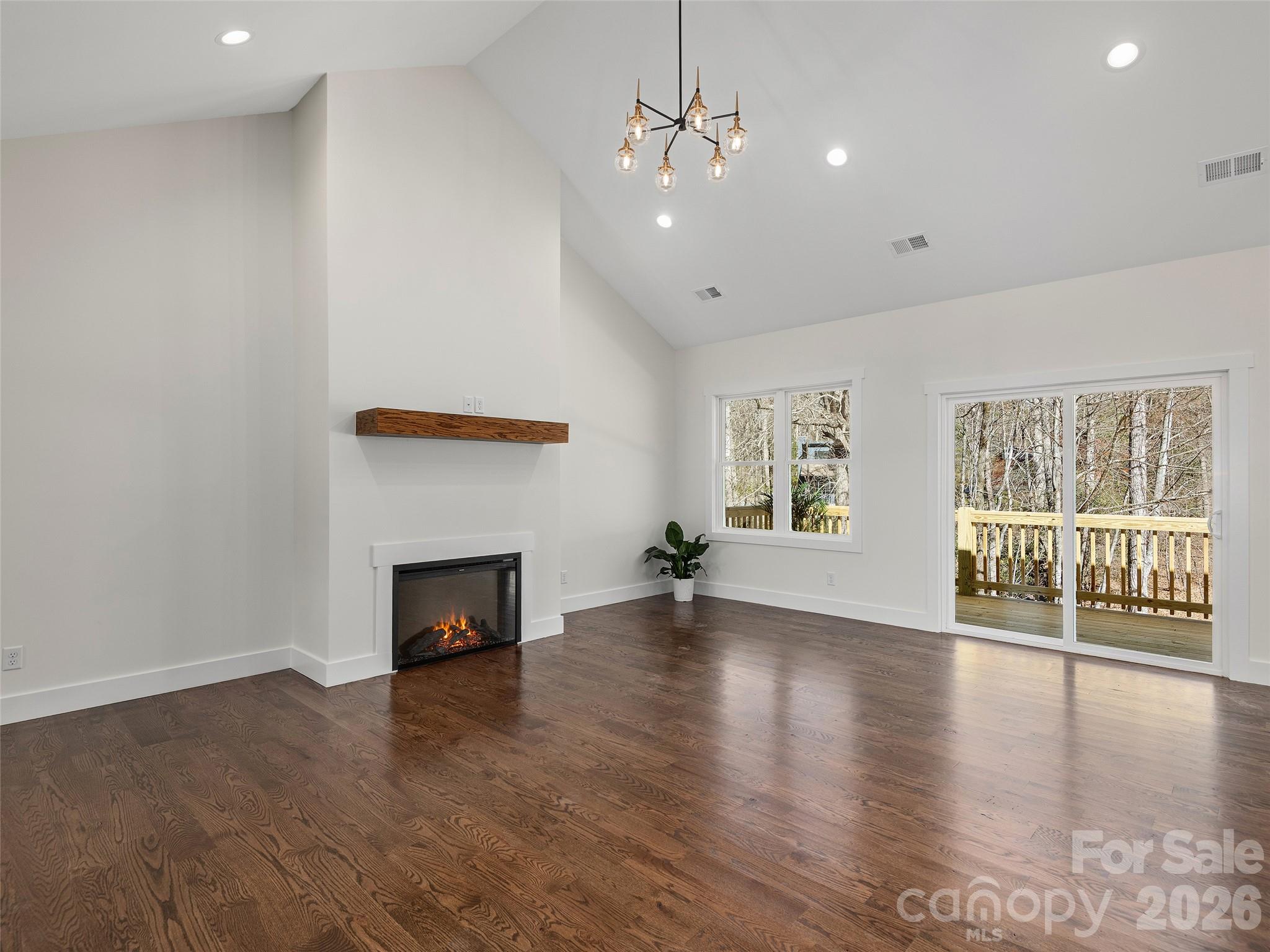 399 Crystal Heights Drive — Hendersonville