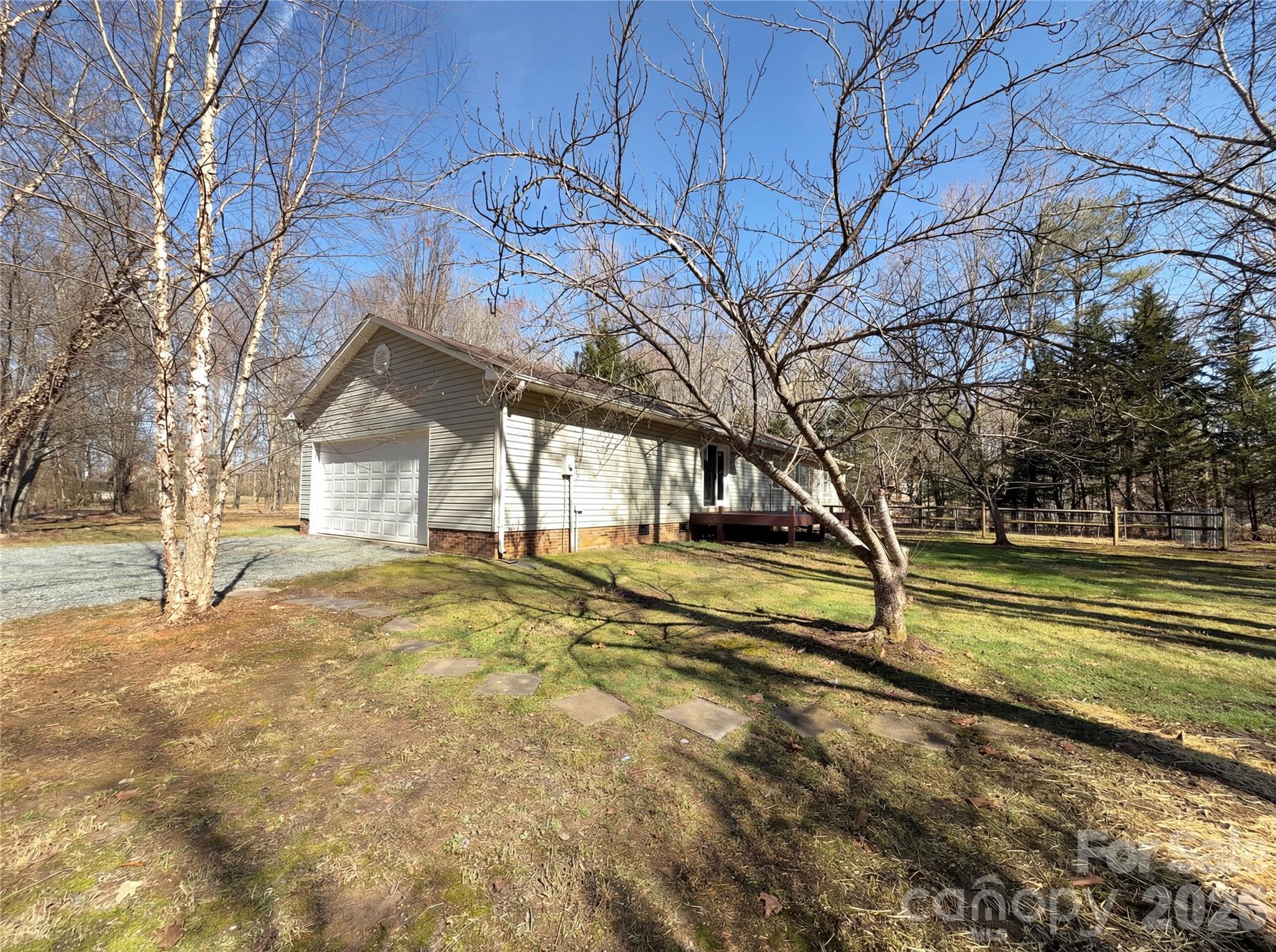 16138 Substation Road — Locust