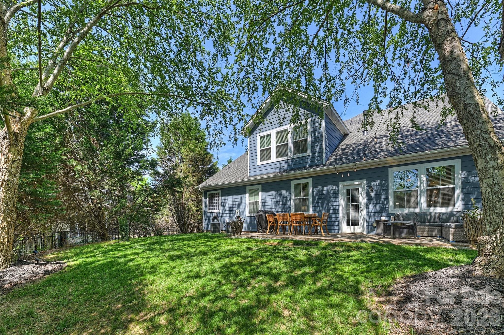 1405 Ridge Haven Road — Waxhaw