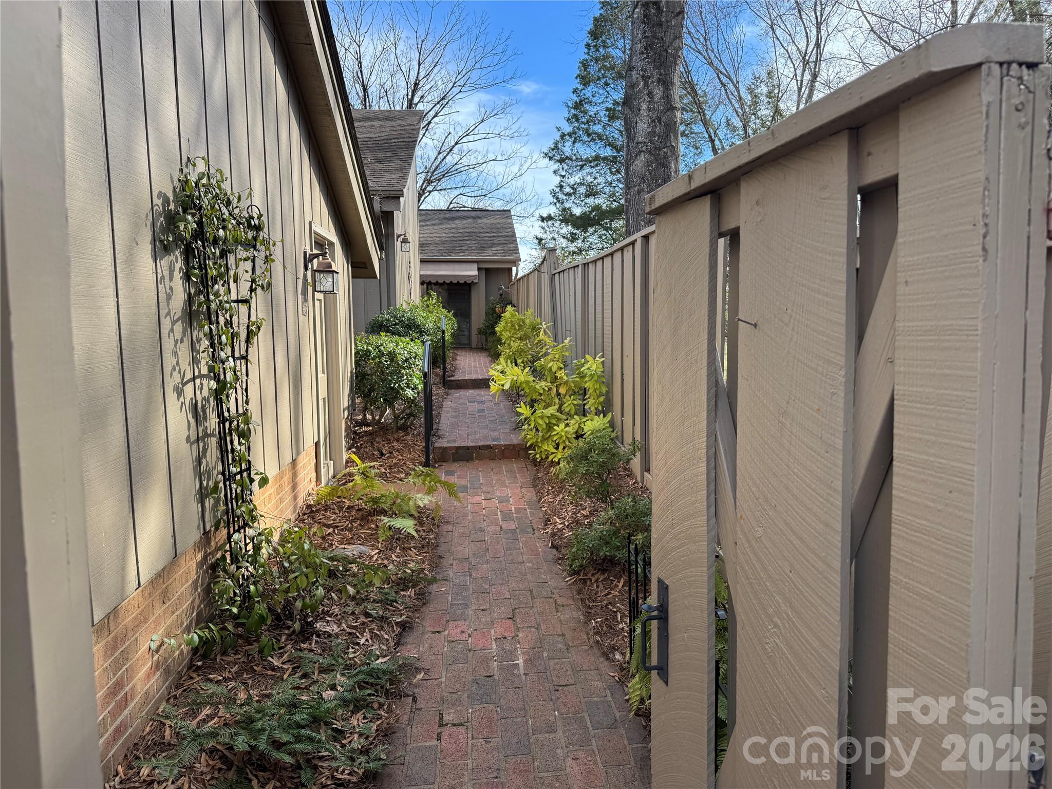 4913 Torrey Pines Court — Charlotte