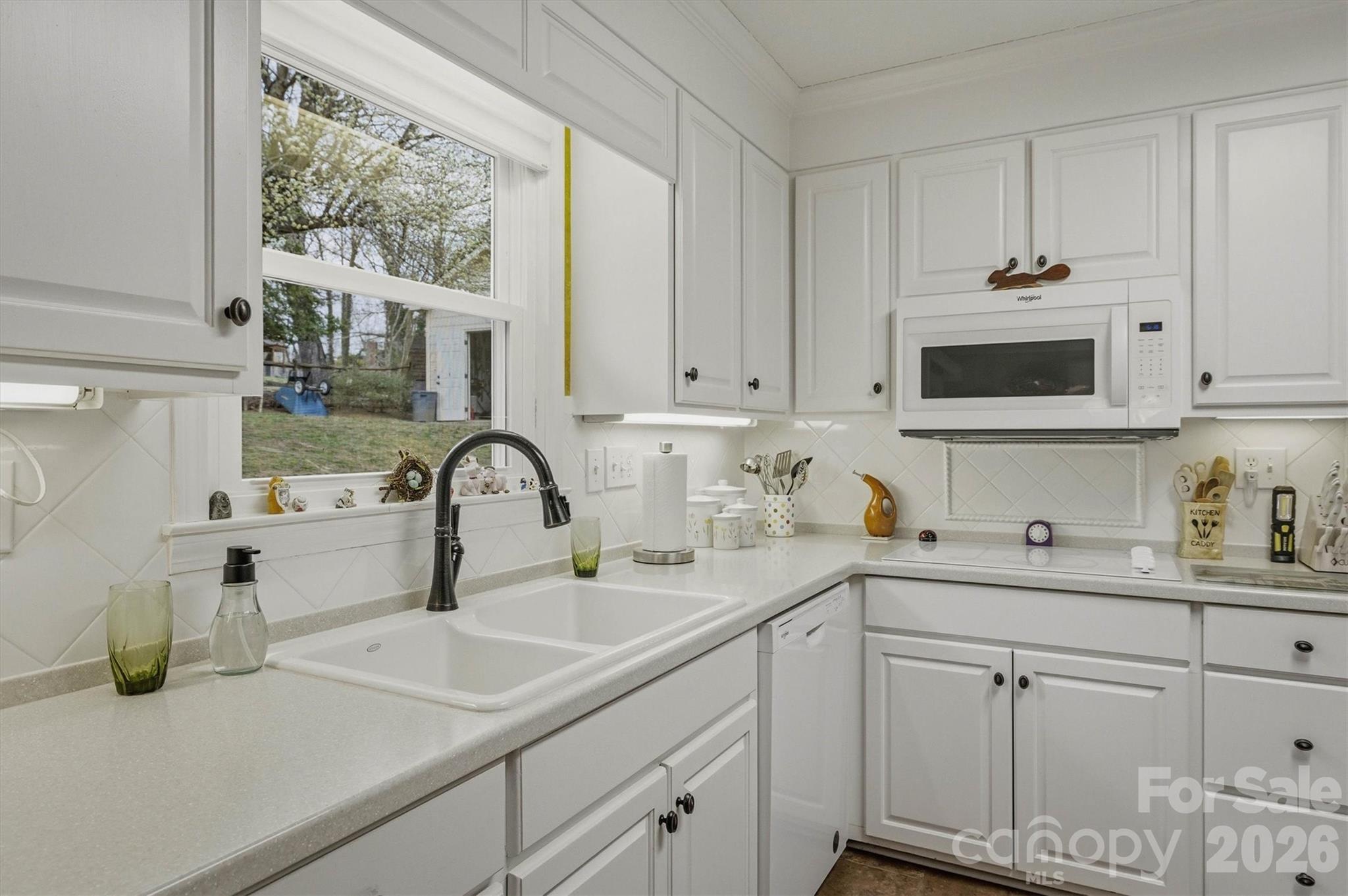 1405 Lower Creek Drive NE — Lenoir
