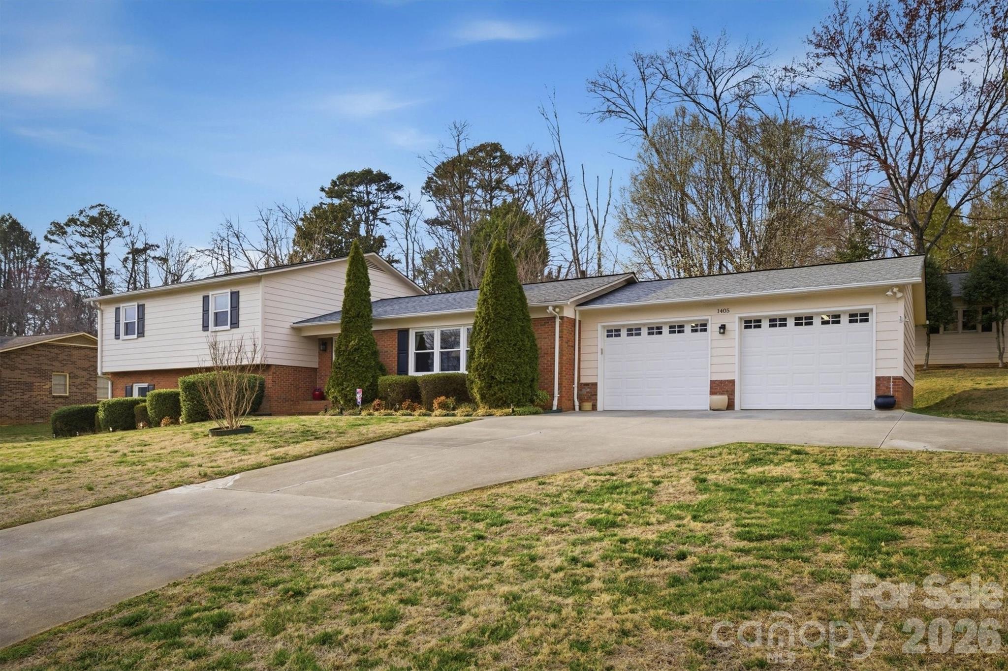 1405 Lower Creek Drive NE — Lenoir