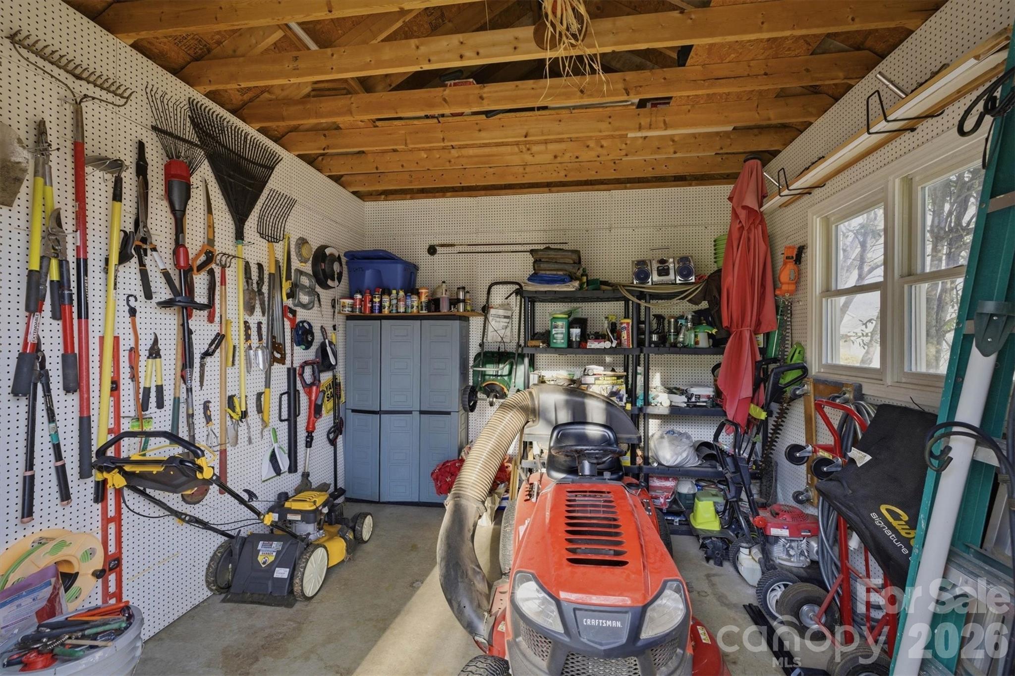 1405 Lower Creek Drive NE — Lenoir