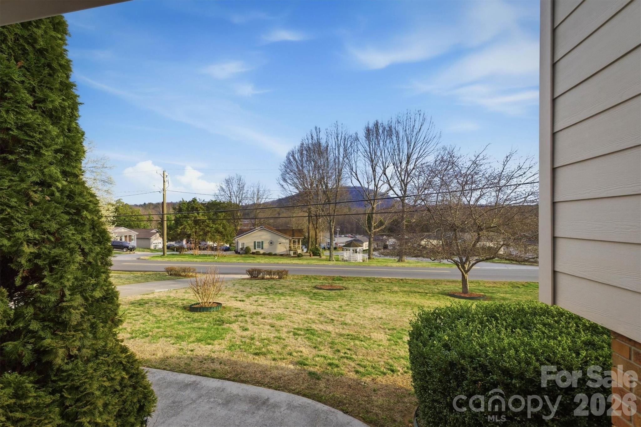 1405 Lower Creek Drive NE — Lenoir