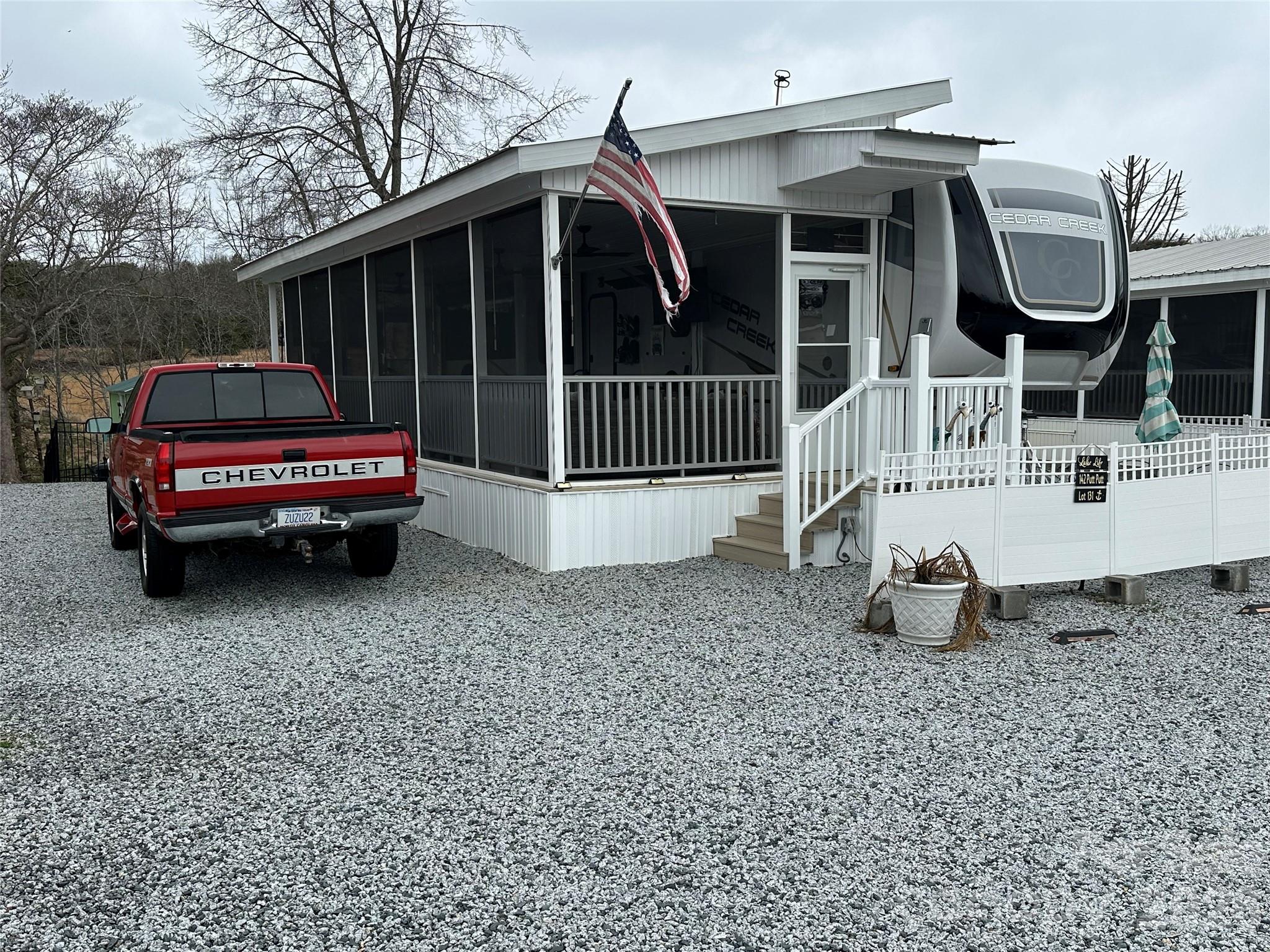 142 Putt Putt Lane — New London