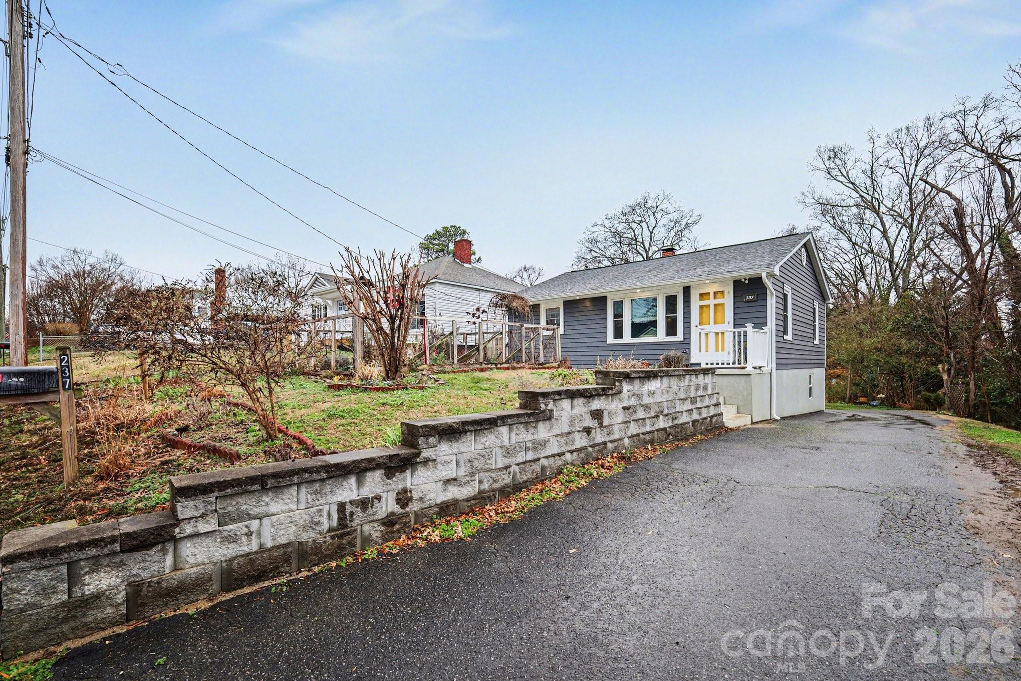 237 Jefferson Avenue NE — Concord