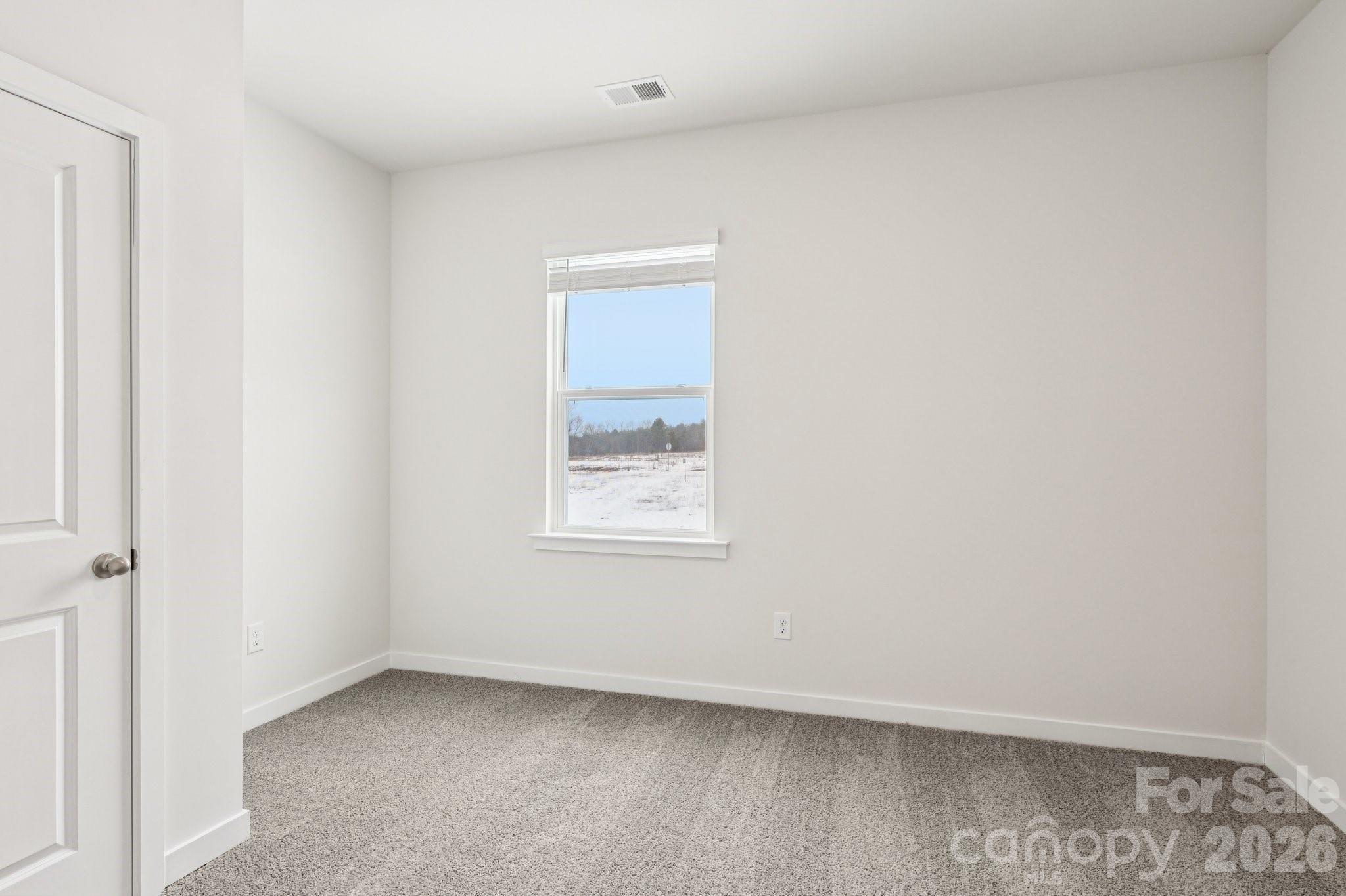 1447 Mammoth Road — Hickory