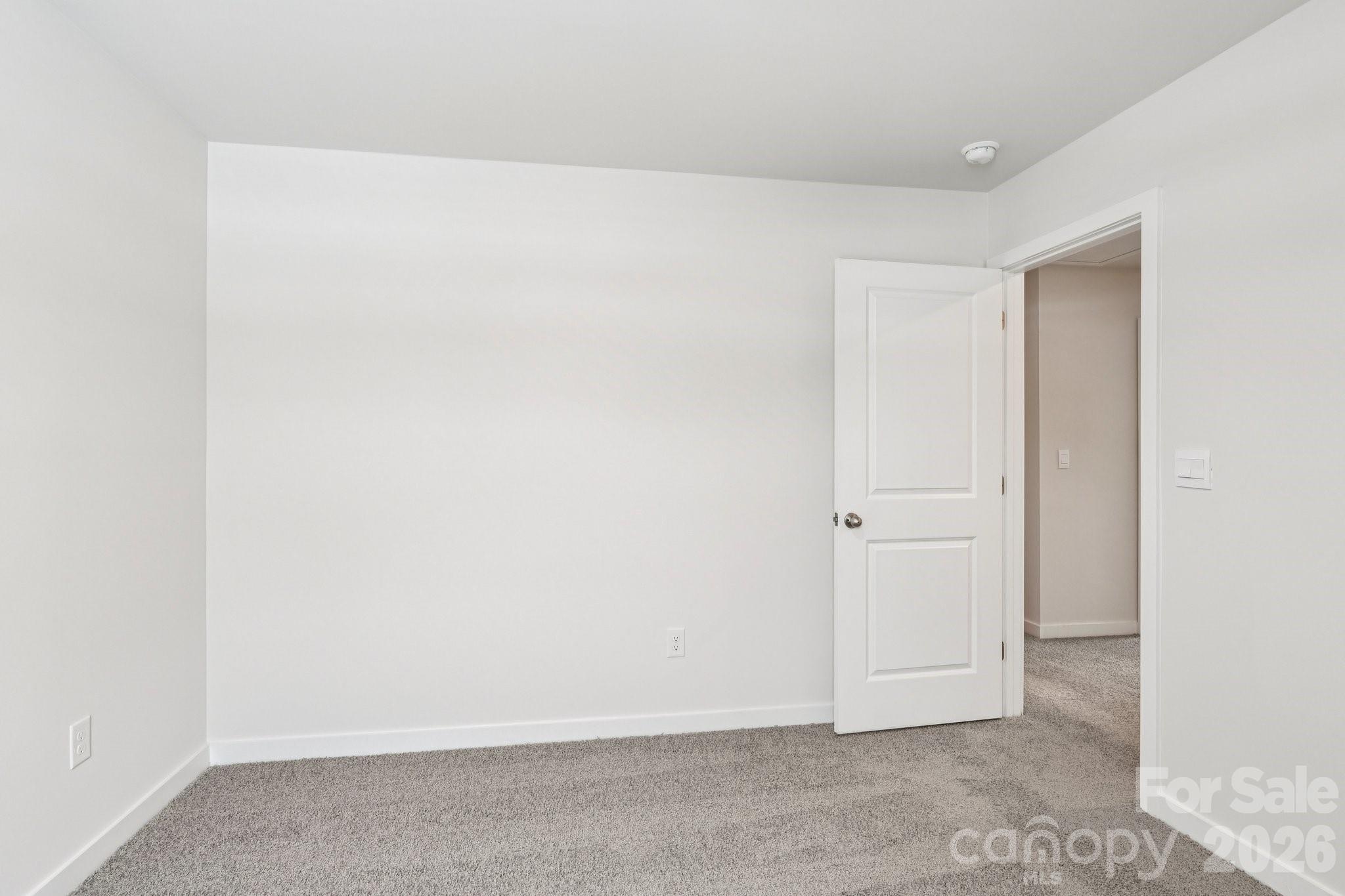 1447 Mammoth Road — Hickory